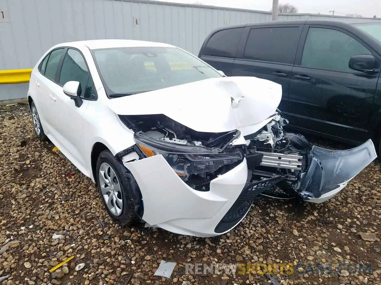 1 Photograph of a damaged car 5YFEPRAE6LP039587 TOYOTA COROLLA 2020