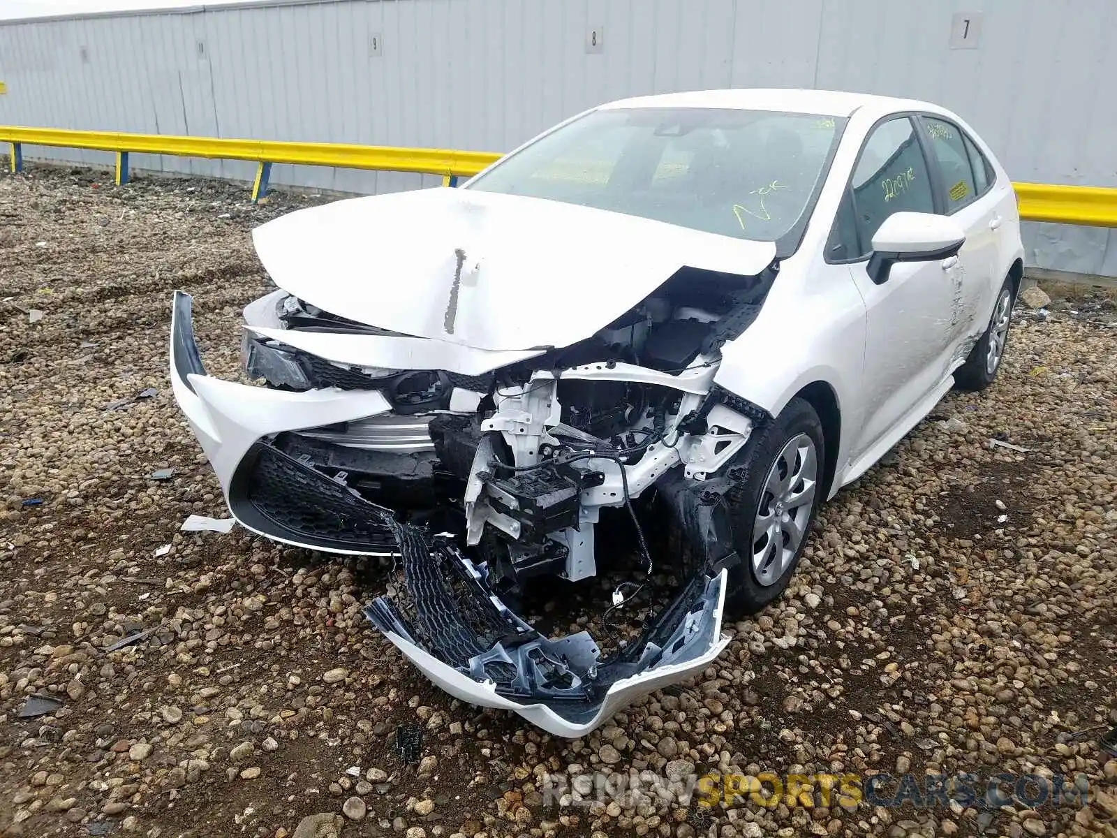 2 Photograph of a damaged car 5YFEPRAE6LP039587 TOYOTA COROLLA 2020