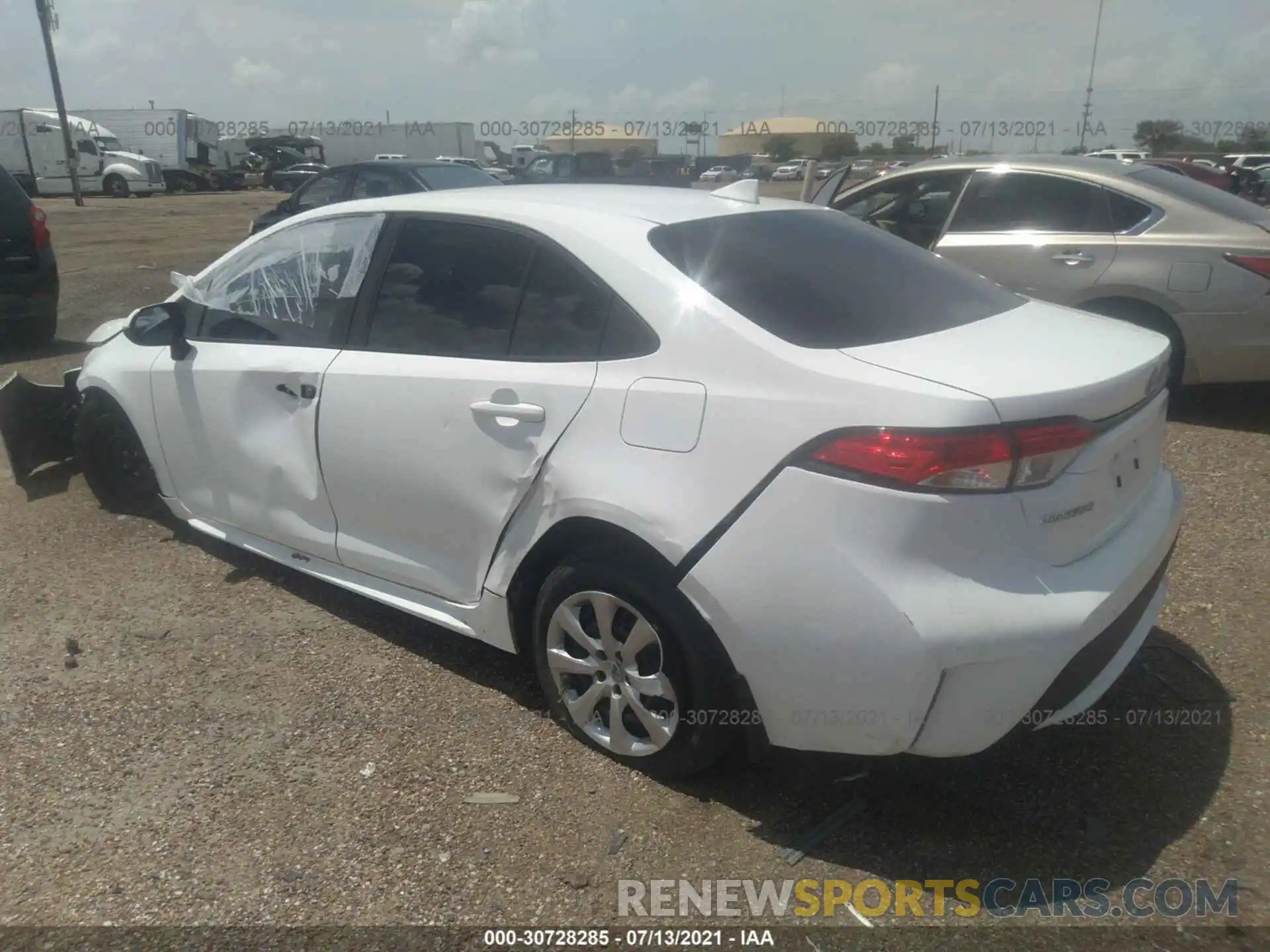 3 Photograph of a damaged car 5YFEPRAE6LP042117 TOYOTA COROLLA 2020