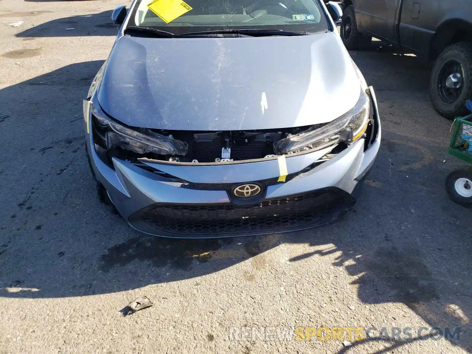 9 Photograph of a damaged car 5YFEPRAE6LP045664 TOYOTA COROLLA 2020