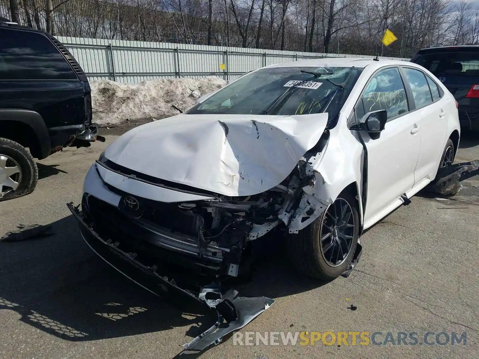 2 Photograph of a damaged car 5YFEPRAE6LP046023 TOYOTA COROLLA 2020