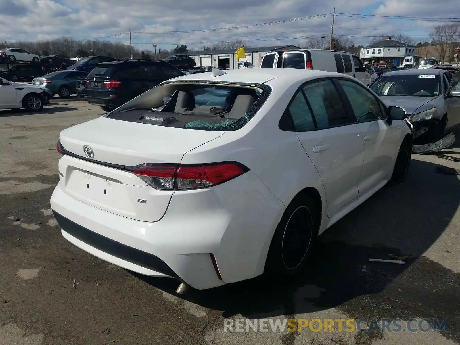 4 Photograph of a damaged car 5YFEPRAE6LP046023 TOYOTA COROLLA 2020