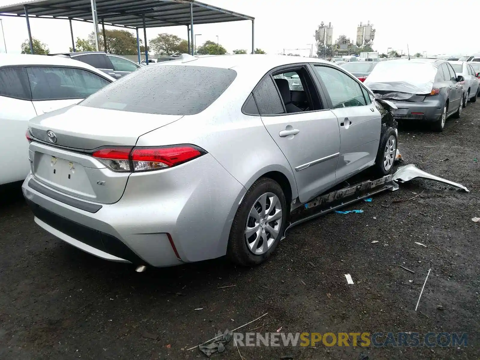 4 Photograph of a damaged car 5YFEPRAE6LP046362 TOYOTA COROLLA 2020