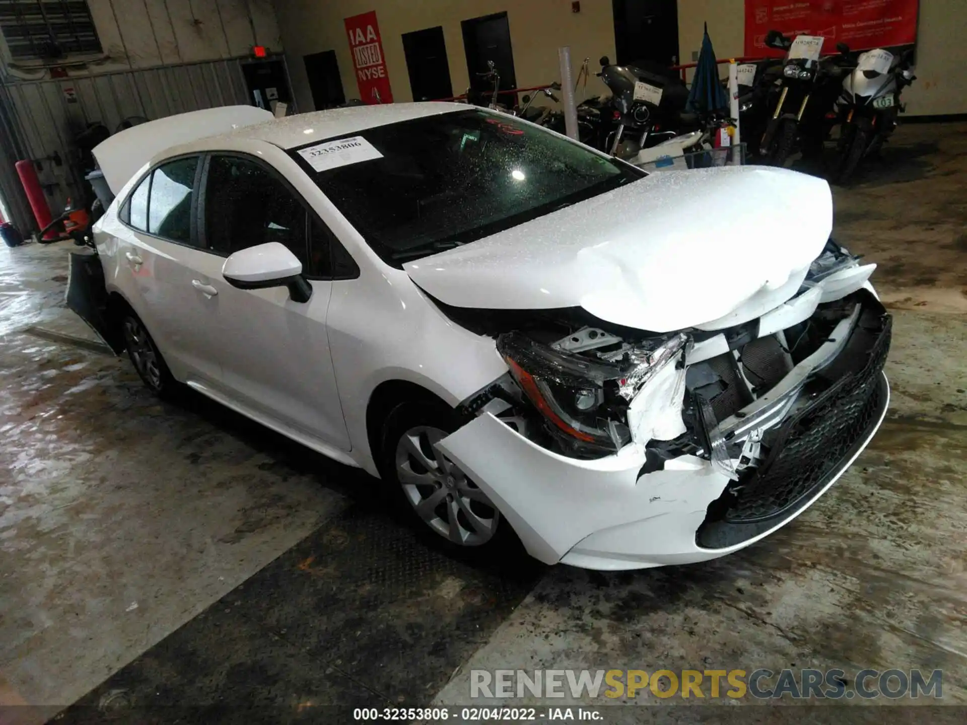 1 Photograph of a damaged car 5YFEPRAE6LP047074 TOYOTA COROLLA 2020