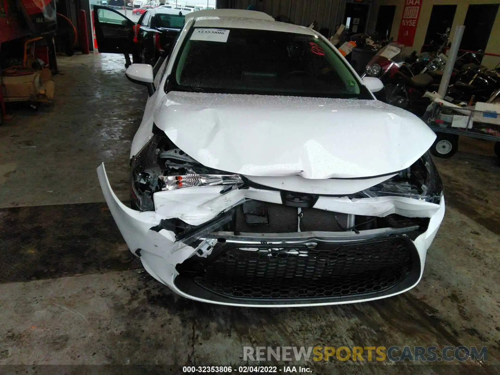 12 Photograph of a damaged car 5YFEPRAE6LP047074 TOYOTA COROLLA 2020