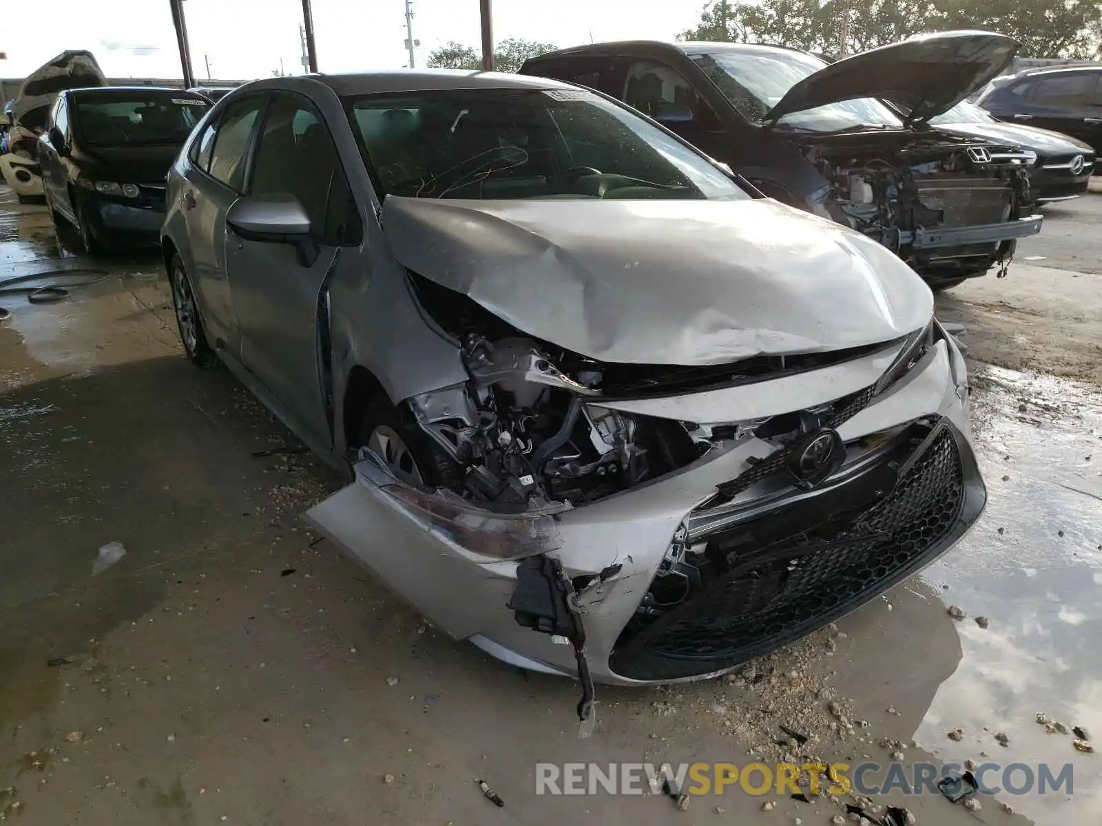 1 Photograph of a damaged car 5YFEPRAE6LP047091 TOYOTA COROLLA 2020