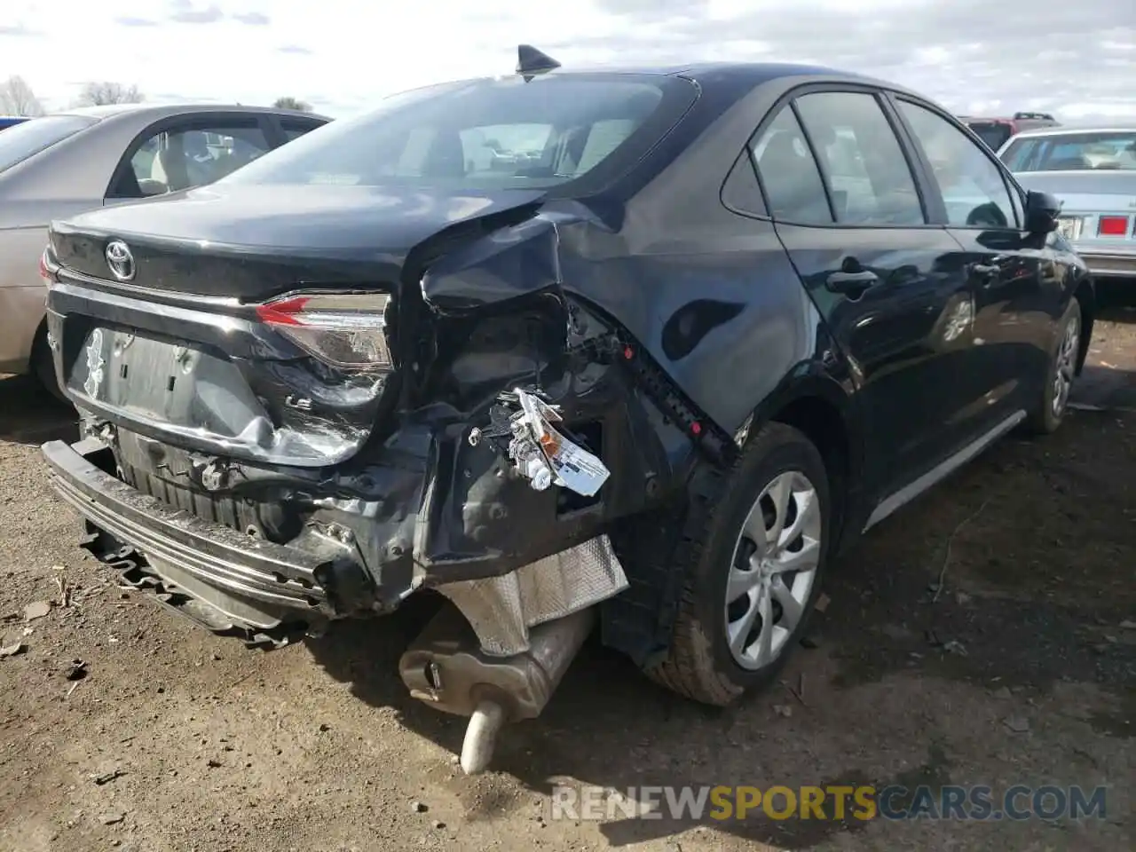 4 Photograph of a damaged car 5YFEPRAE6LP047592 TOYOTA COROLLA 2020