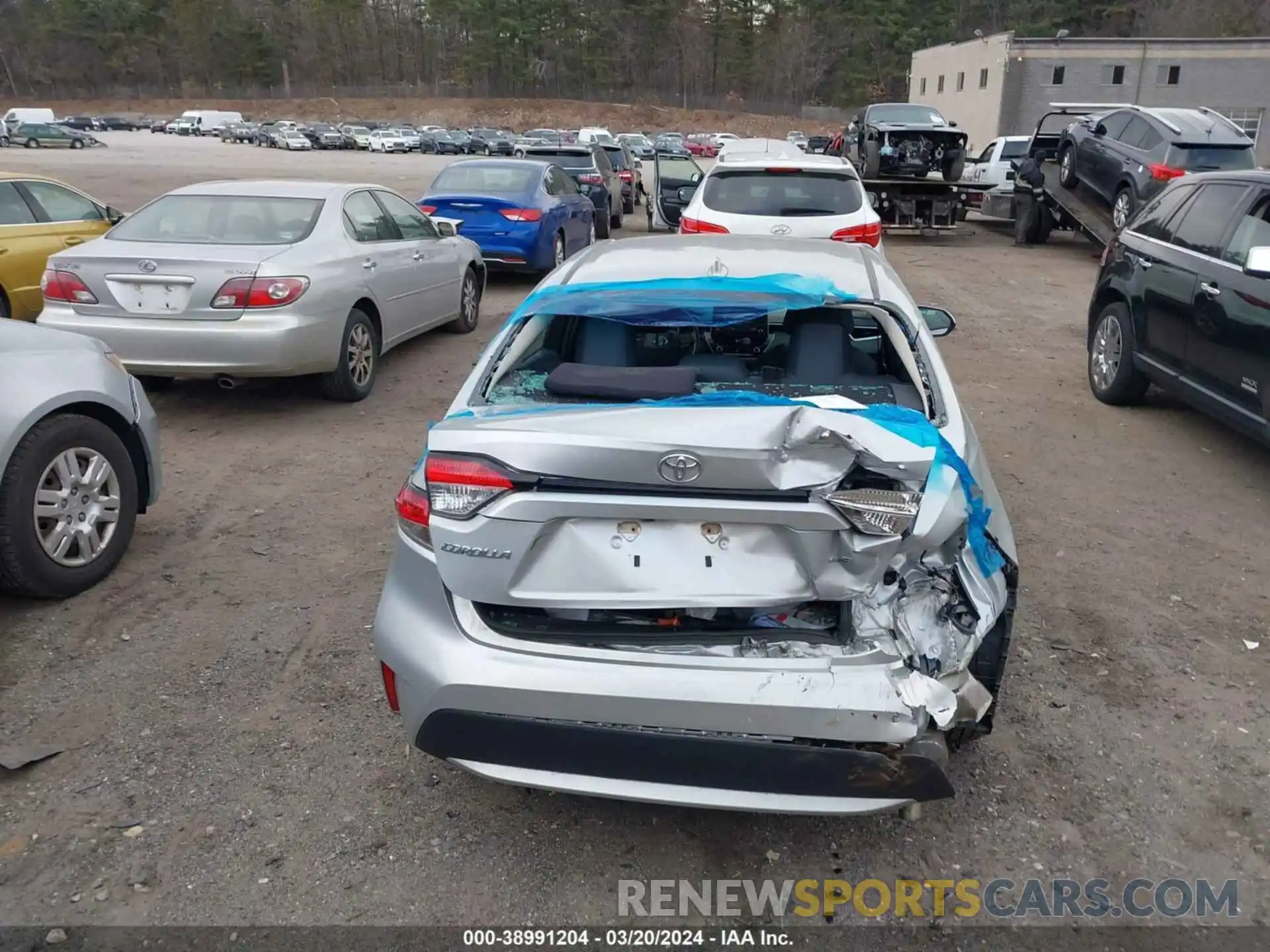 17 Photograph of a damaged car 5YFEPRAE6LP047821 TOYOTA COROLLA 2020