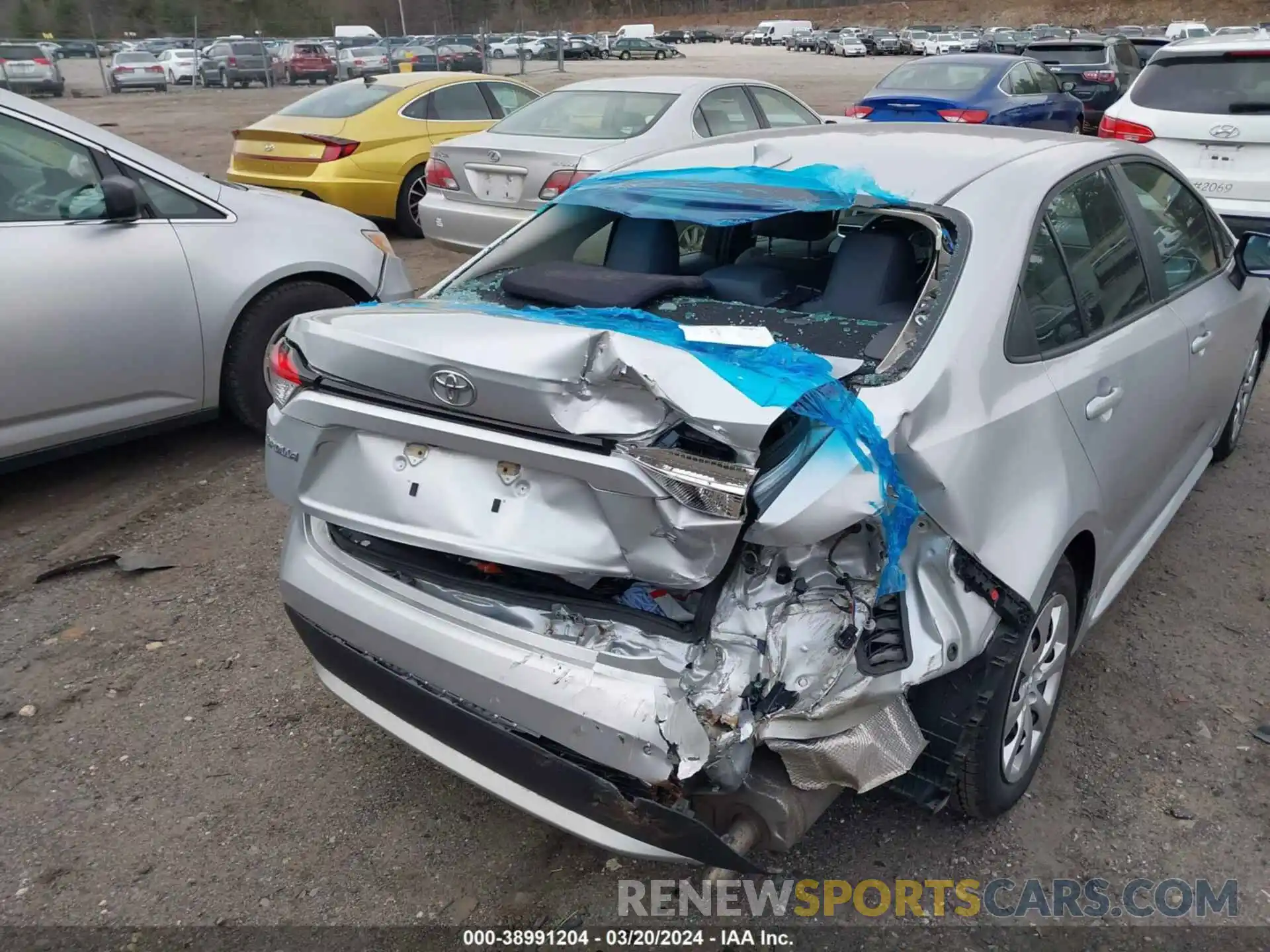 6 Photograph of a damaged car 5YFEPRAE6LP047821 TOYOTA COROLLA 2020