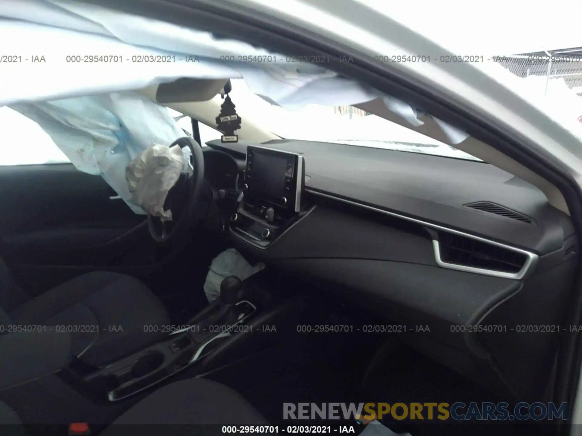 5 Photograph of a damaged car 5YFEPRAE6LP050363 TOYOTA COROLLA 2020