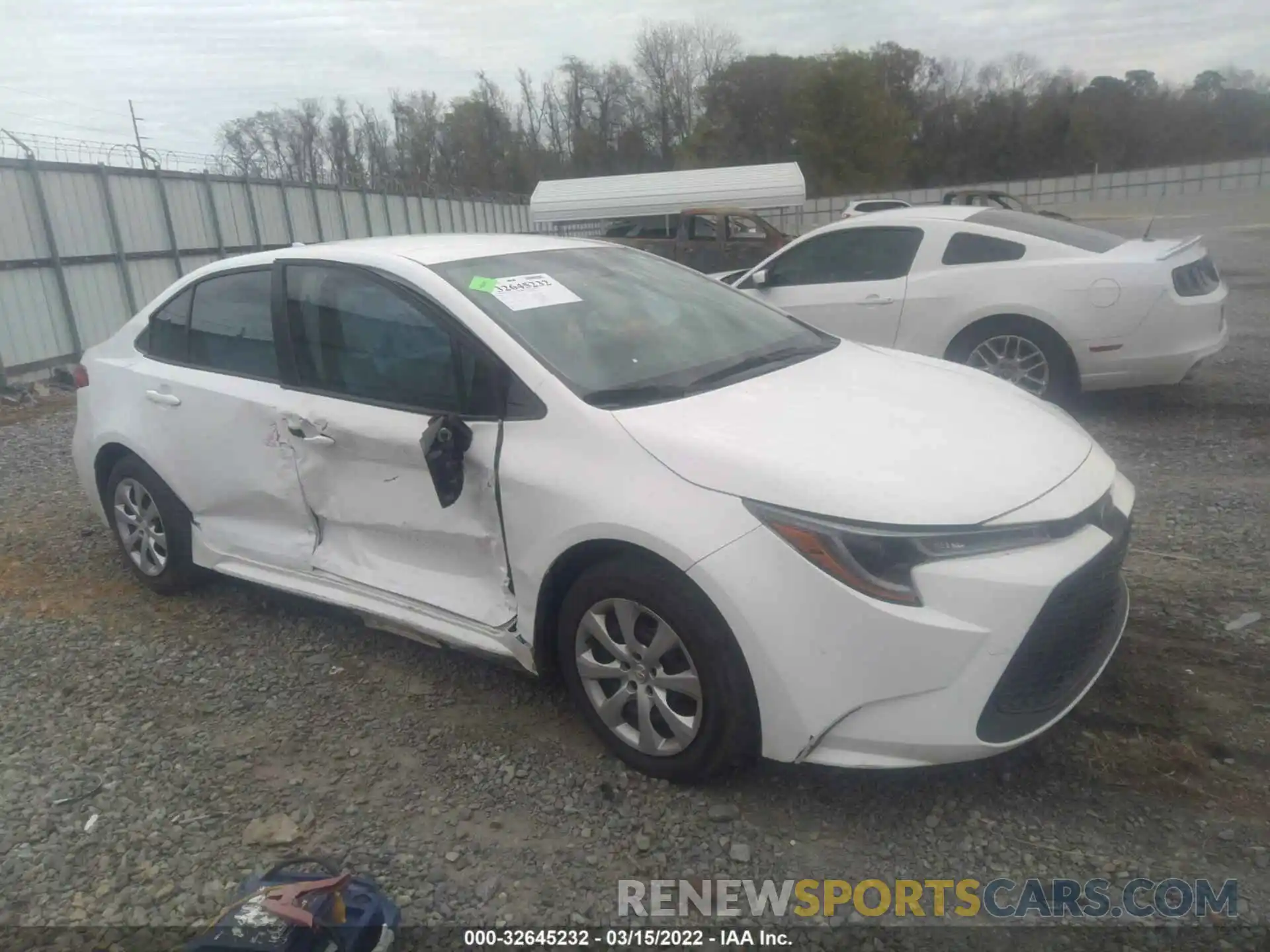 1 Photograph of a damaged car 5YFEPRAE6LP053294 TOYOTA COROLLA 2020