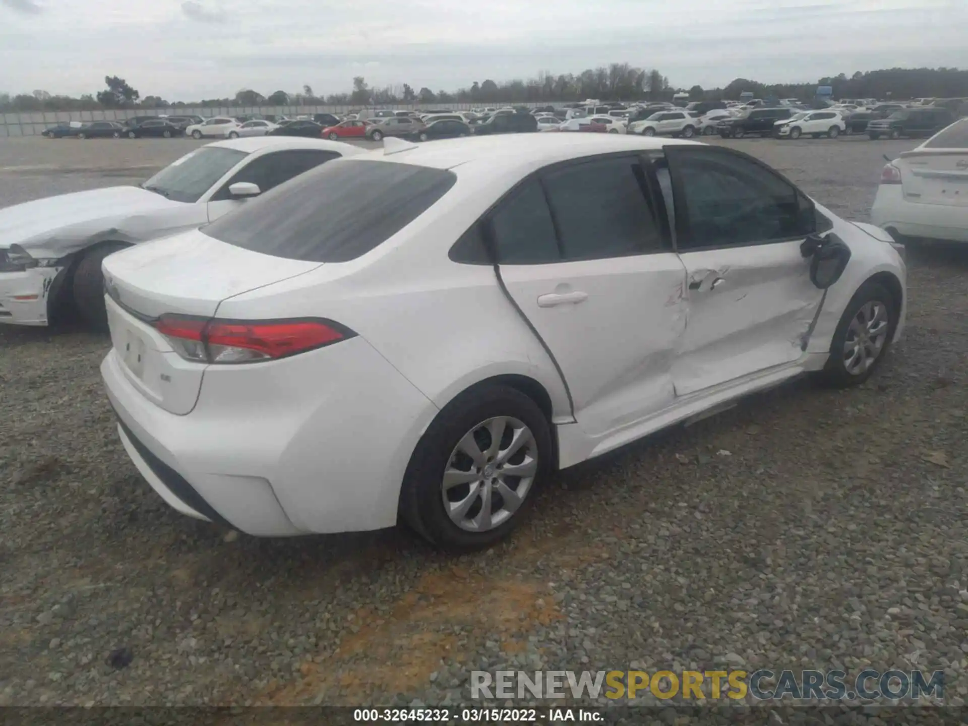 4 Photograph of a damaged car 5YFEPRAE6LP053294 TOYOTA COROLLA 2020