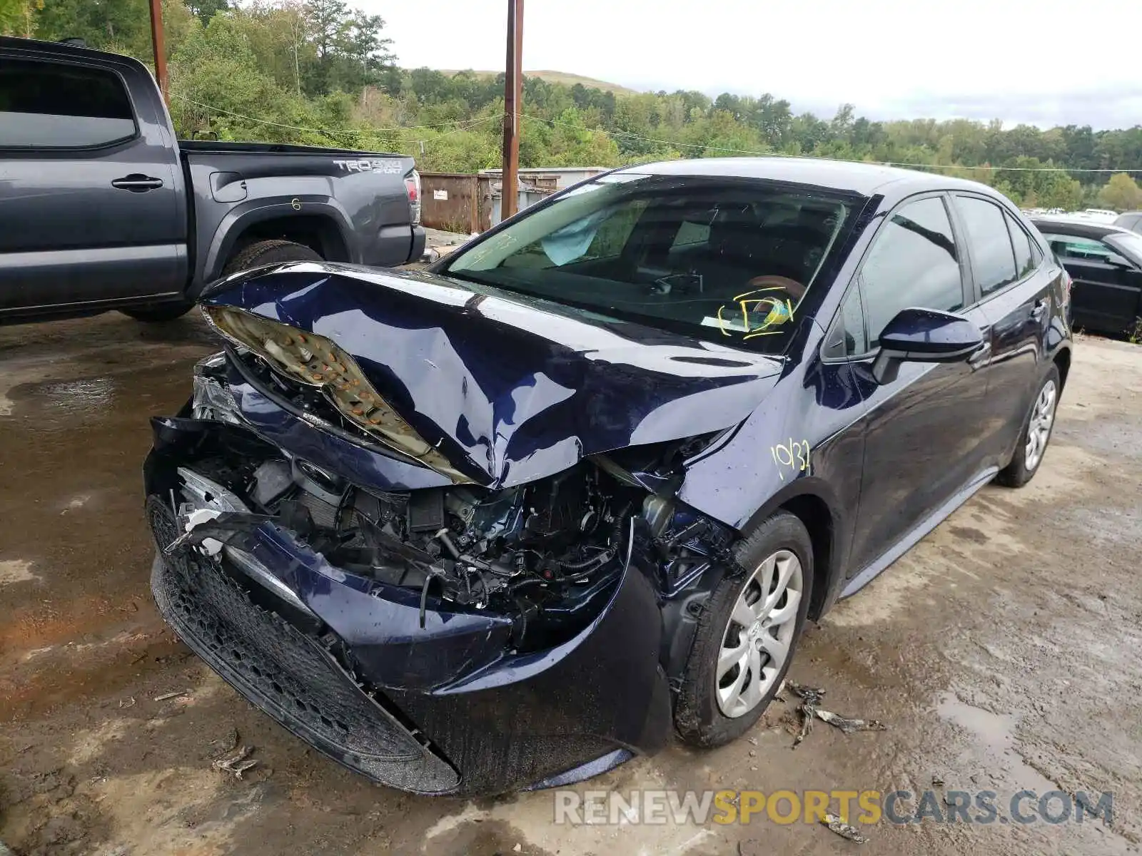 2 Photograph of a damaged car 5YFEPRAE6LP053361 TOYOTA COROLLA 2020