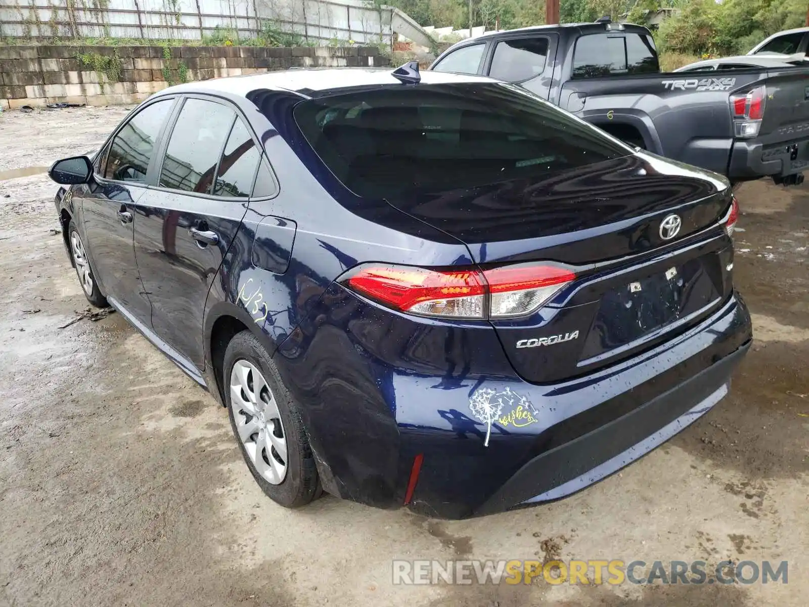 3 Photograph of a damaged car 5YFEPRAE6LP053361 TOYOTA COROLLA 2020