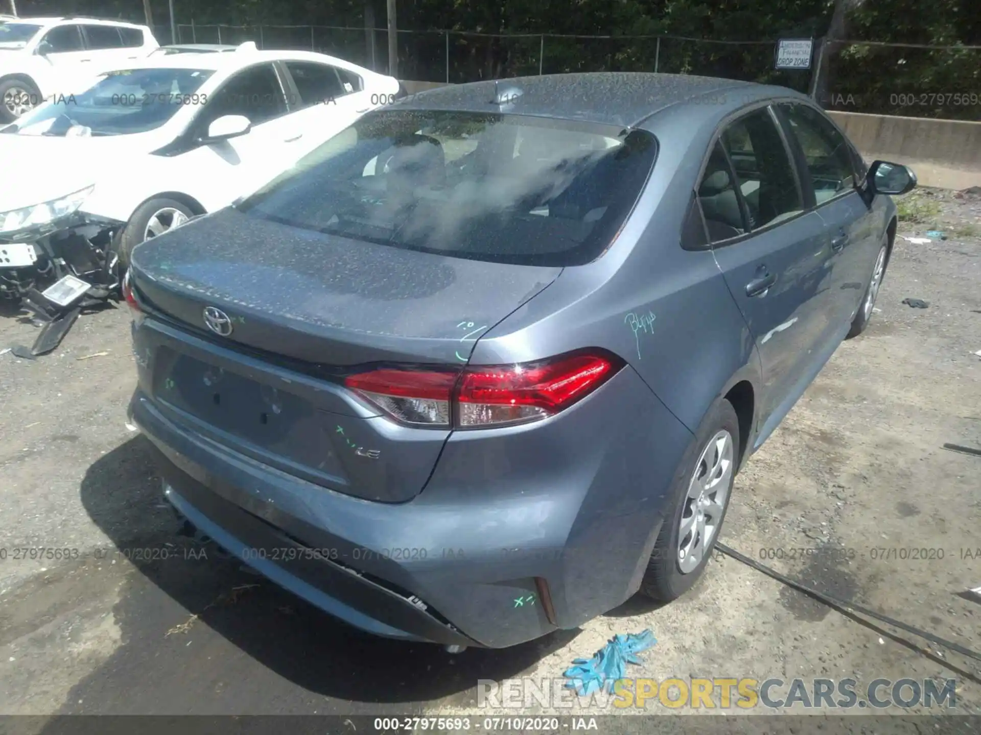 4 Photograph of a damaged car 5YFEPRAE6LP058284 TOYOTA COROLLA 2020