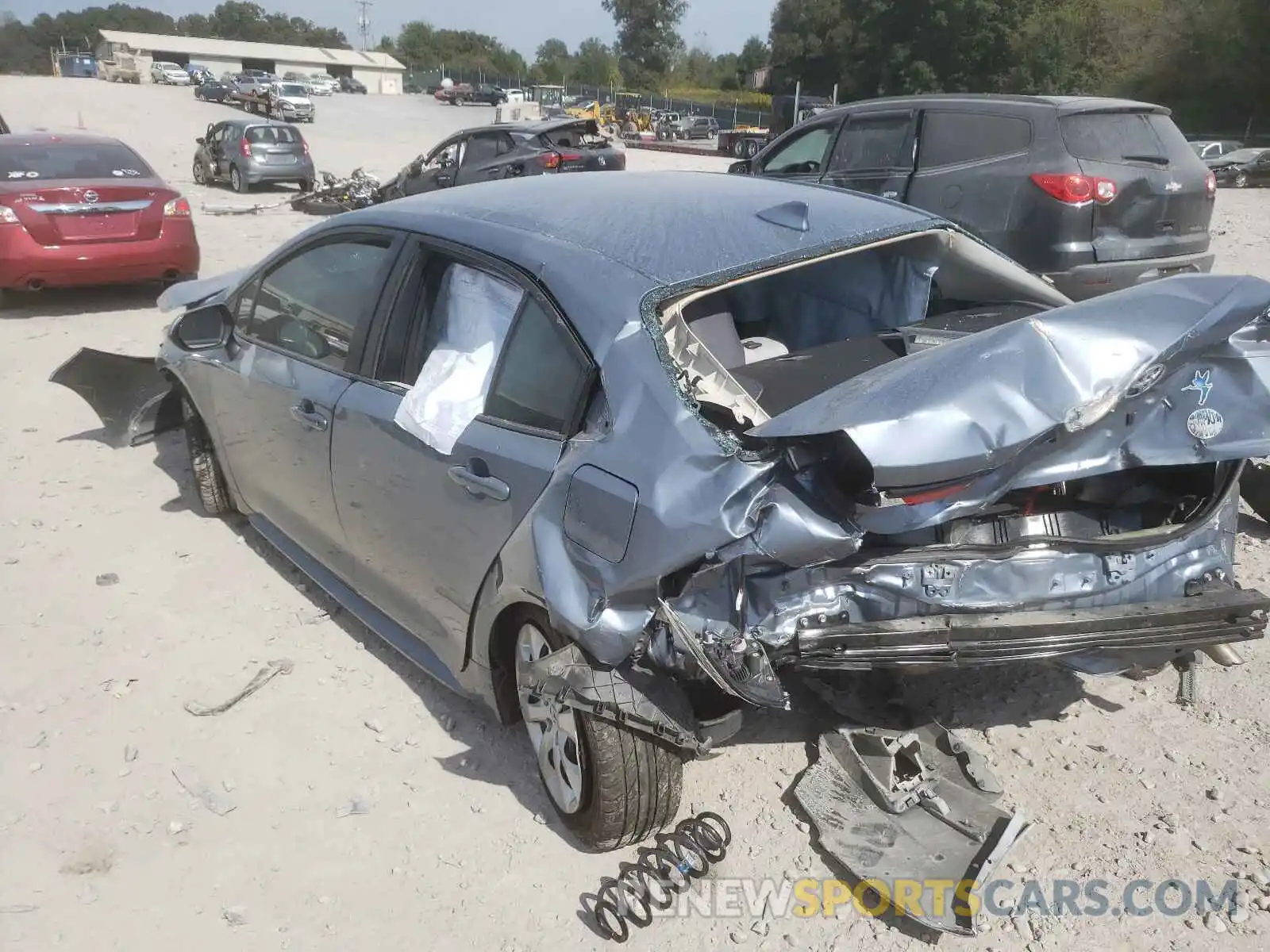 3 Photograph of a damaged car 5YFEPRAE6LP058382 TOYOTA COROLLA 2020