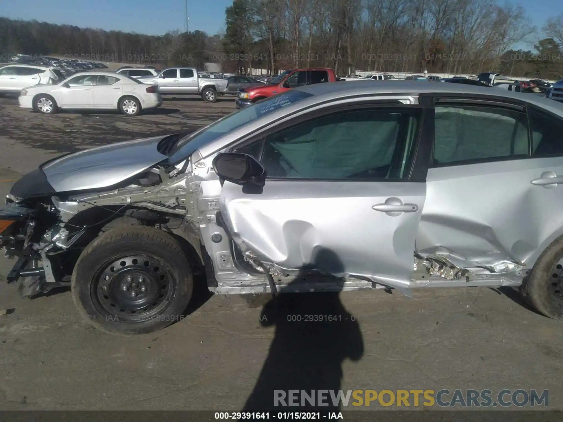 6 Photograph of a damaged car 5YFEPRAE6LP059130 TOYOTA COROLLA 2020