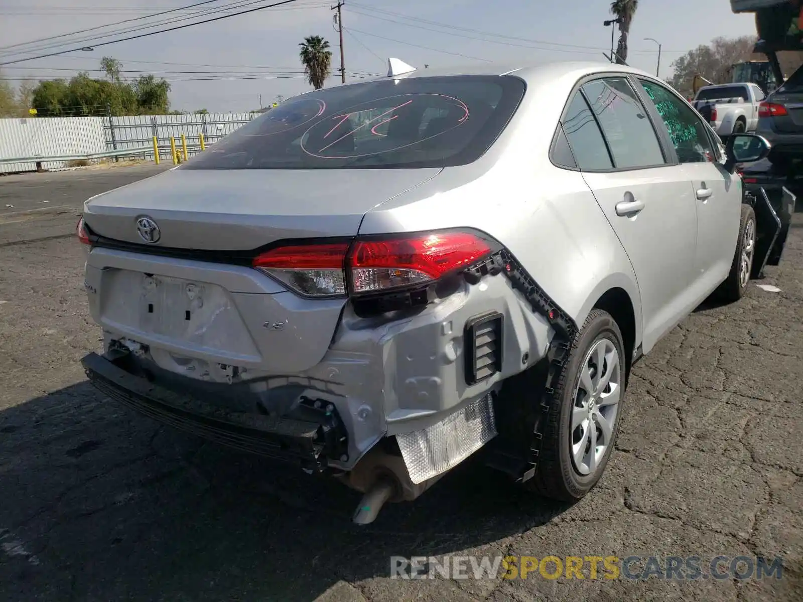 4 Photograph of a damaged car 5YFEPRAE6LP059550 TOYOTA COROLLA 2020