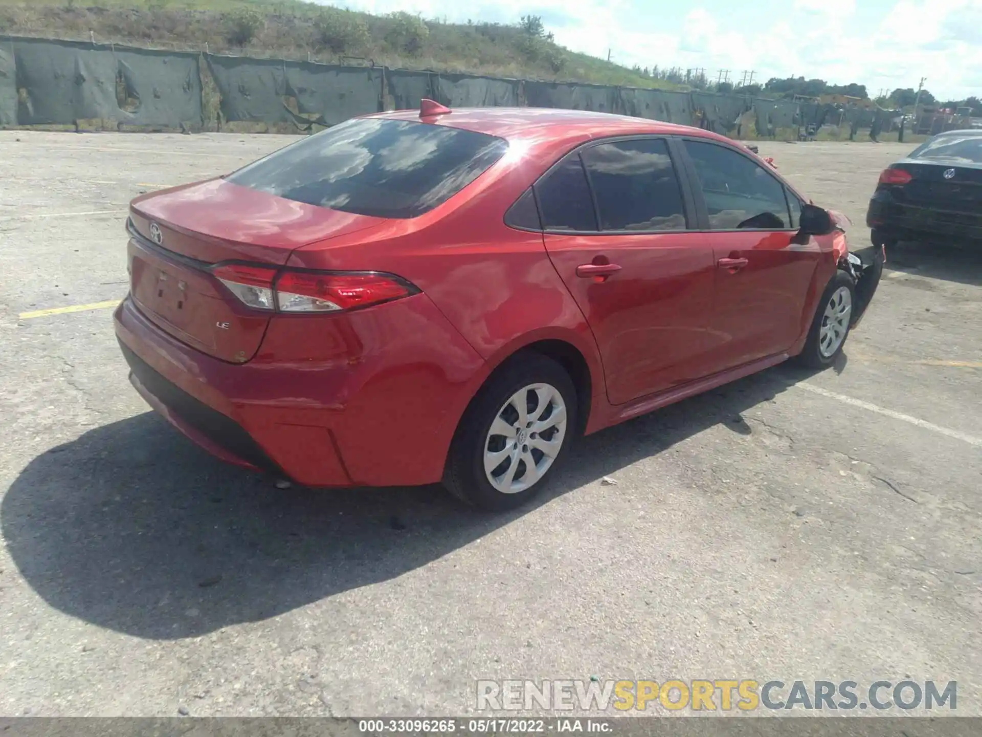 4 Photograph of a damaged car 5YFEPRAE6LP059631 TOYOTA COROLLA 2020