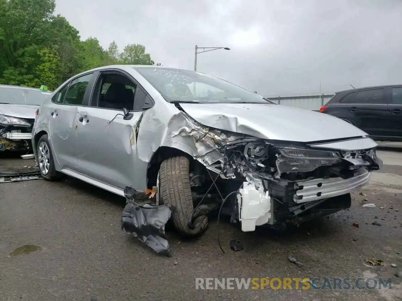 1 Photograph of a damaged car 5YFEPRAE6LP060746 TOYOTA COROLLA 2020