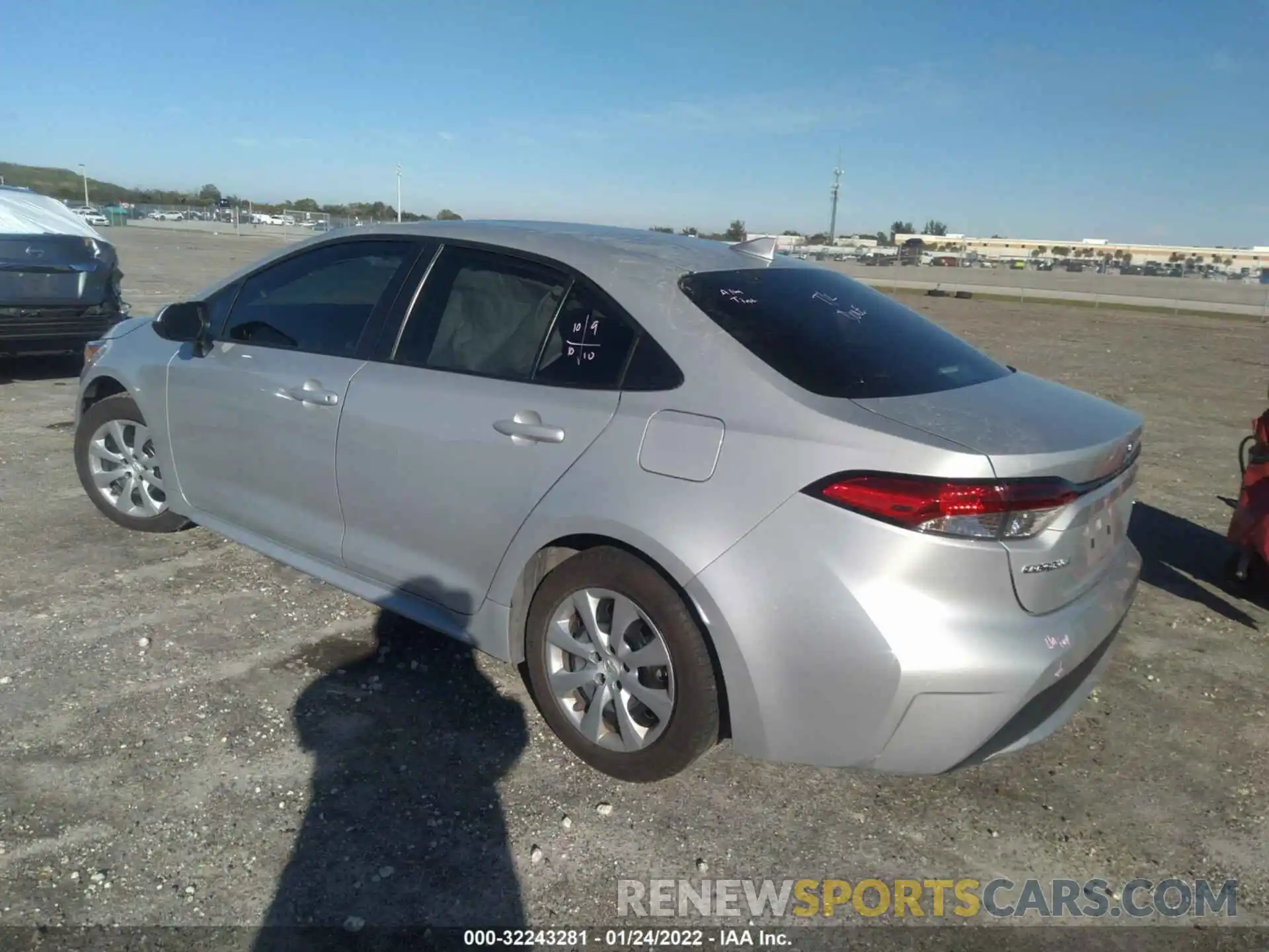 3 Photograph of a damaged car 5YFEPRAE6LP060794 TOYOTA COROLLA 2020