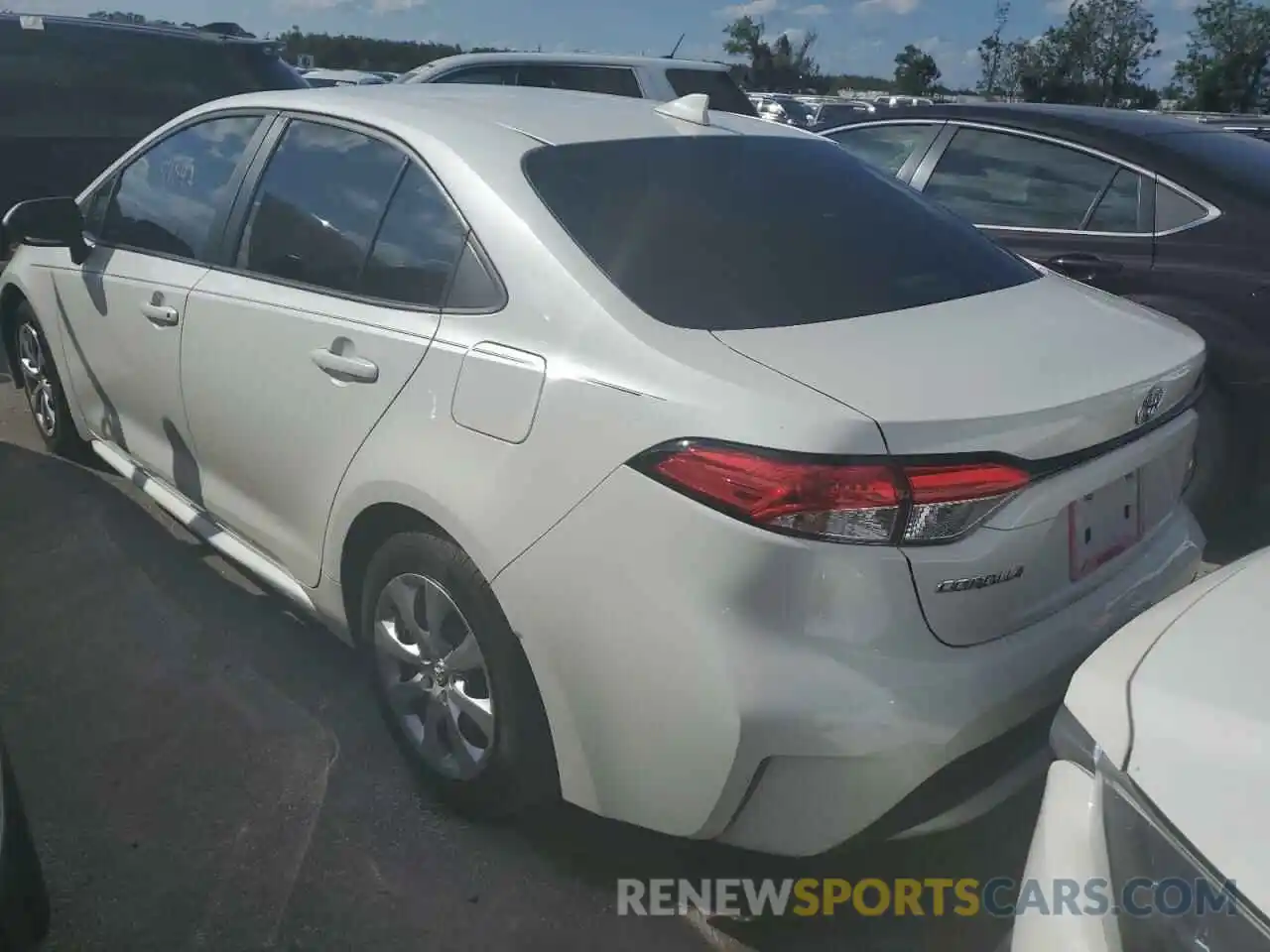 3 Photograph of a damaged car 5YFEPRAE6LP062593 TOYOTA COROLLA 2020