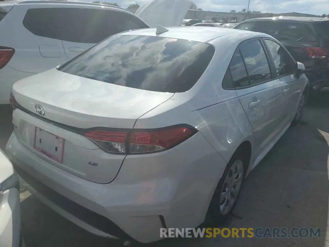 4 Photograph of a damaged car 5YFEPRAE6LP062593 TOYOTA COROLLA 2020