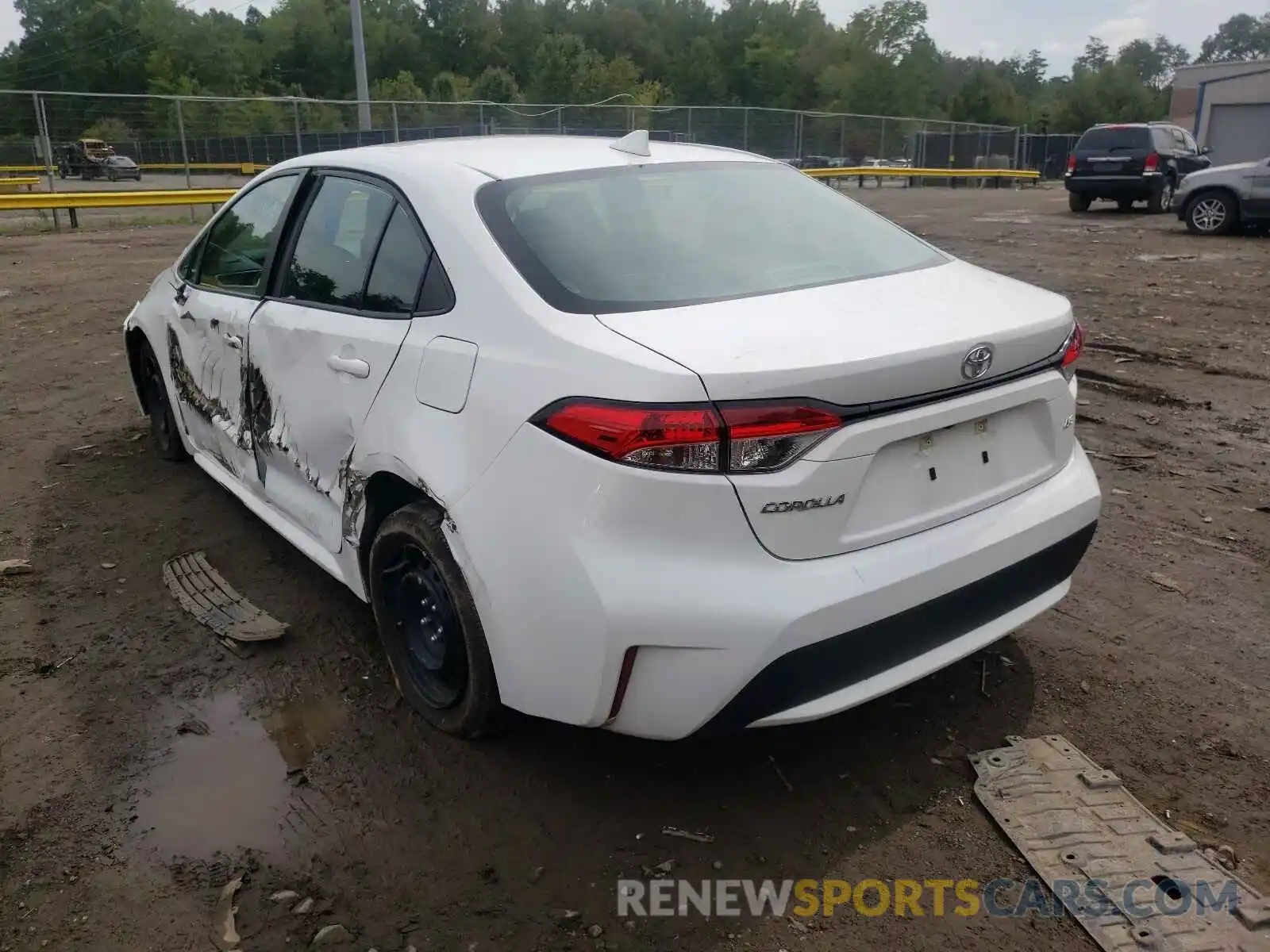 3 Photograph of a damaged car 5YFEPRAE6LP062836 TOYOTA COROLLA 2020