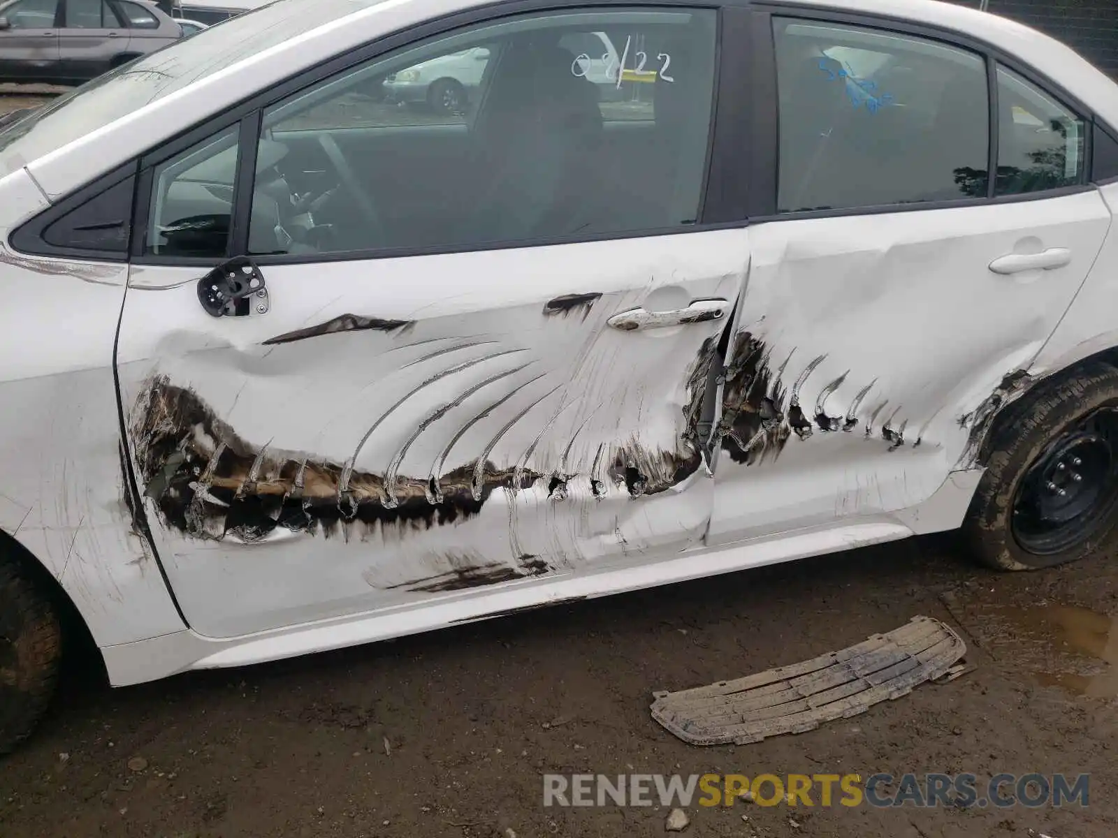 9 Photograph of a damaged car 5YFEPRAE6LP062836 TOYOTA COROLLA 2020