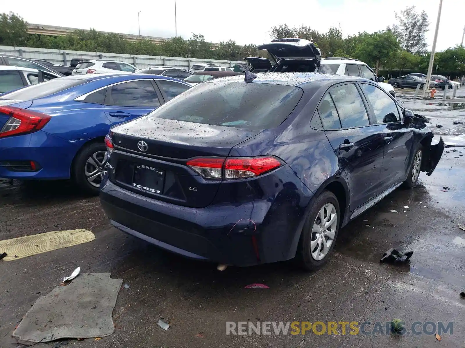 4 Photograph of a damaged car 5YFEPRAE6LP064277 TOYOTA COROLLA 2020