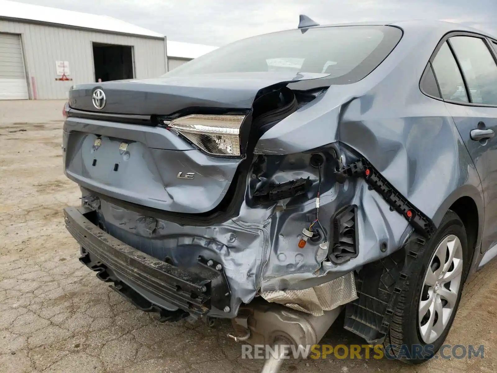 9 Photograph of a damaged car 5YFEPRAE6LP064344 TOYOTA COROLLA 2020