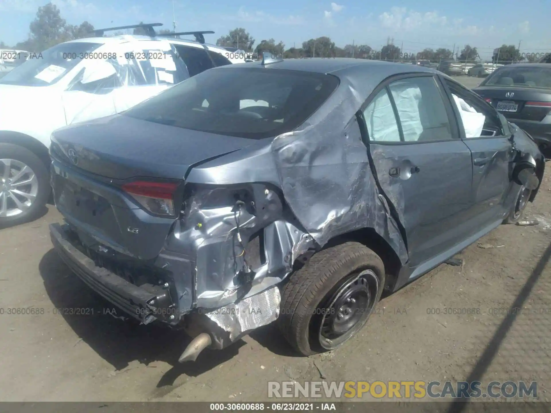 4 Photograph of a damaged car 5YFEPRAE6LP064764 TOYOTA COROLLA 2020