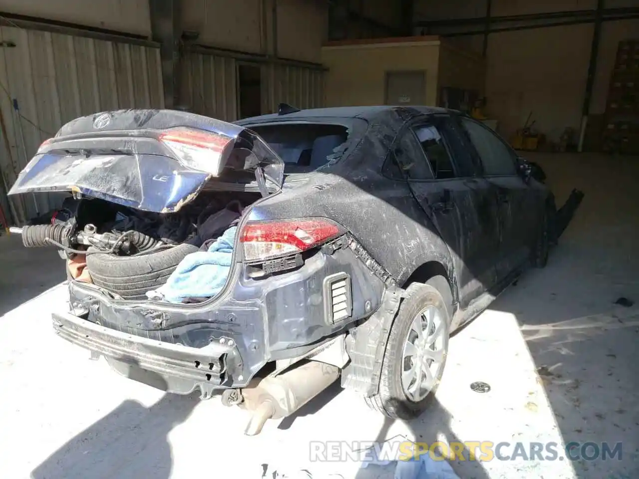 4 Photograph of a damaged car 5YFEPRAE6LP065185 TOYOTA COROLLA 2020