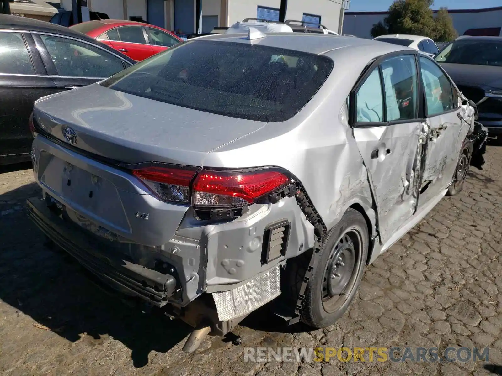 4 Photograph of a damaged car 5YFEPRAE6LP065865 TOYOTA COROLLA 2020