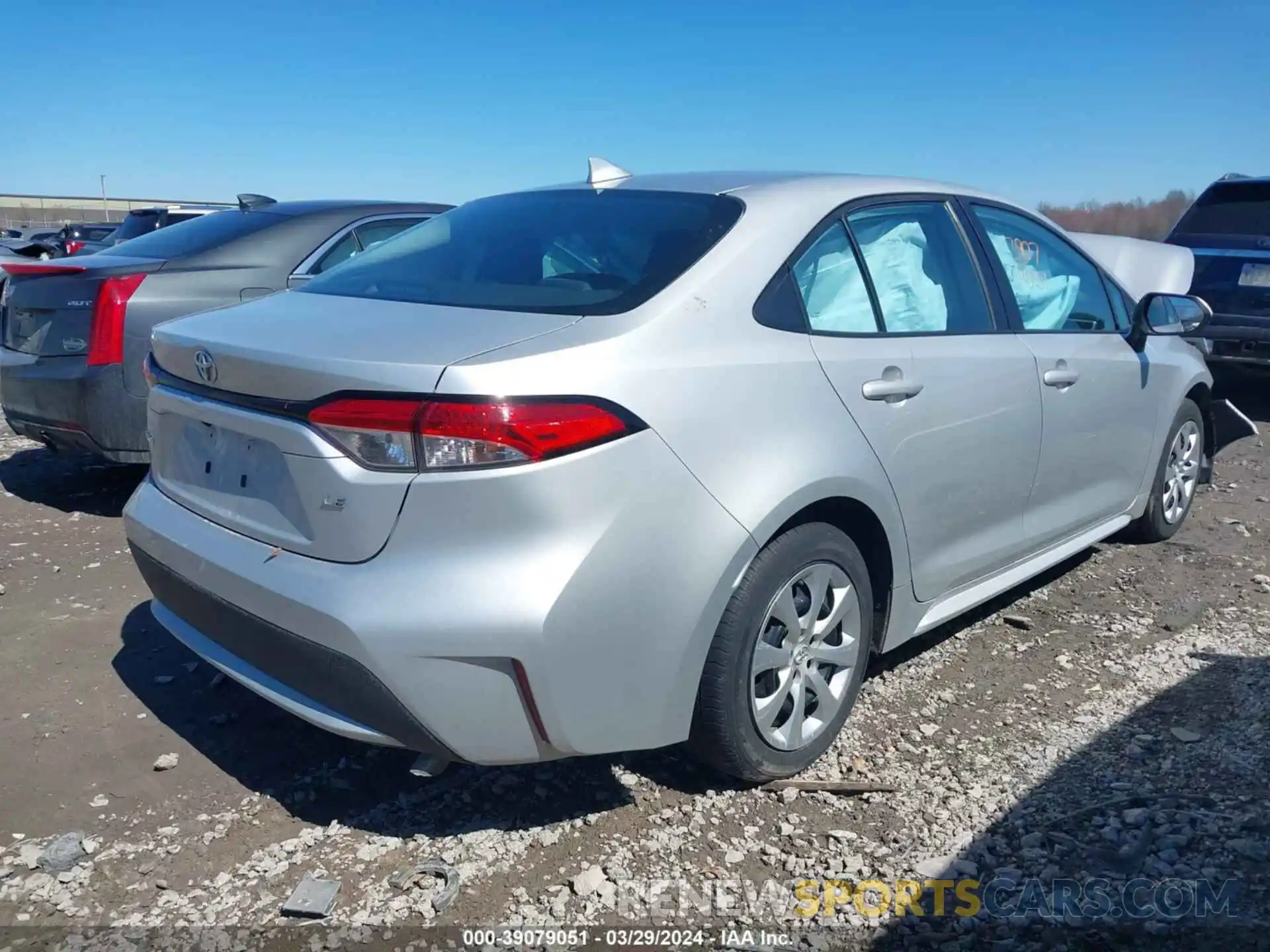 4 Photograph of a damaged car 5YFEPRAE6LP065932 TOYOTA COROLLA 2020