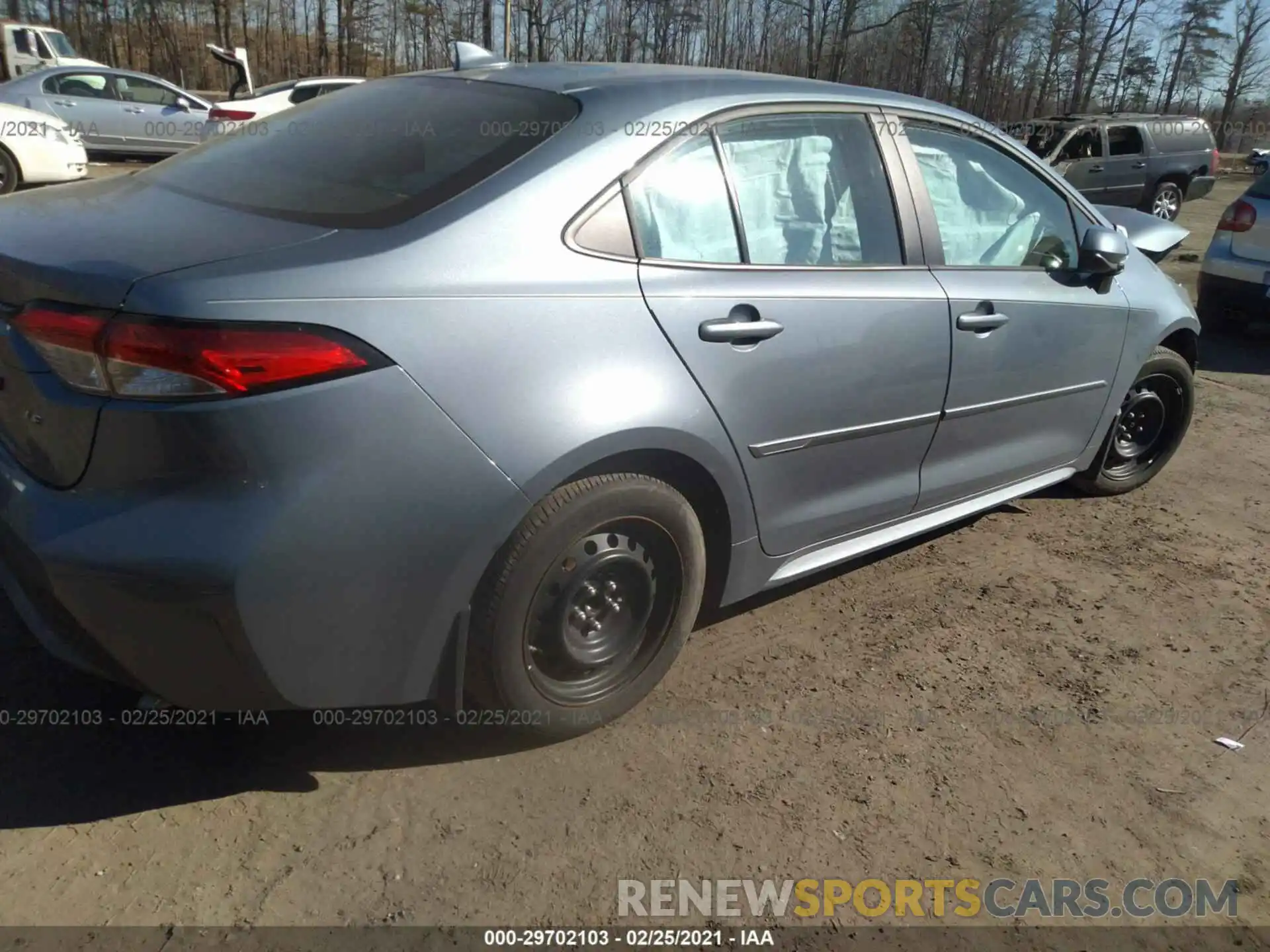 4 Photograph of a damaged car 5YFEPRAE6LP066062 TOYOTA COROLLA 2020