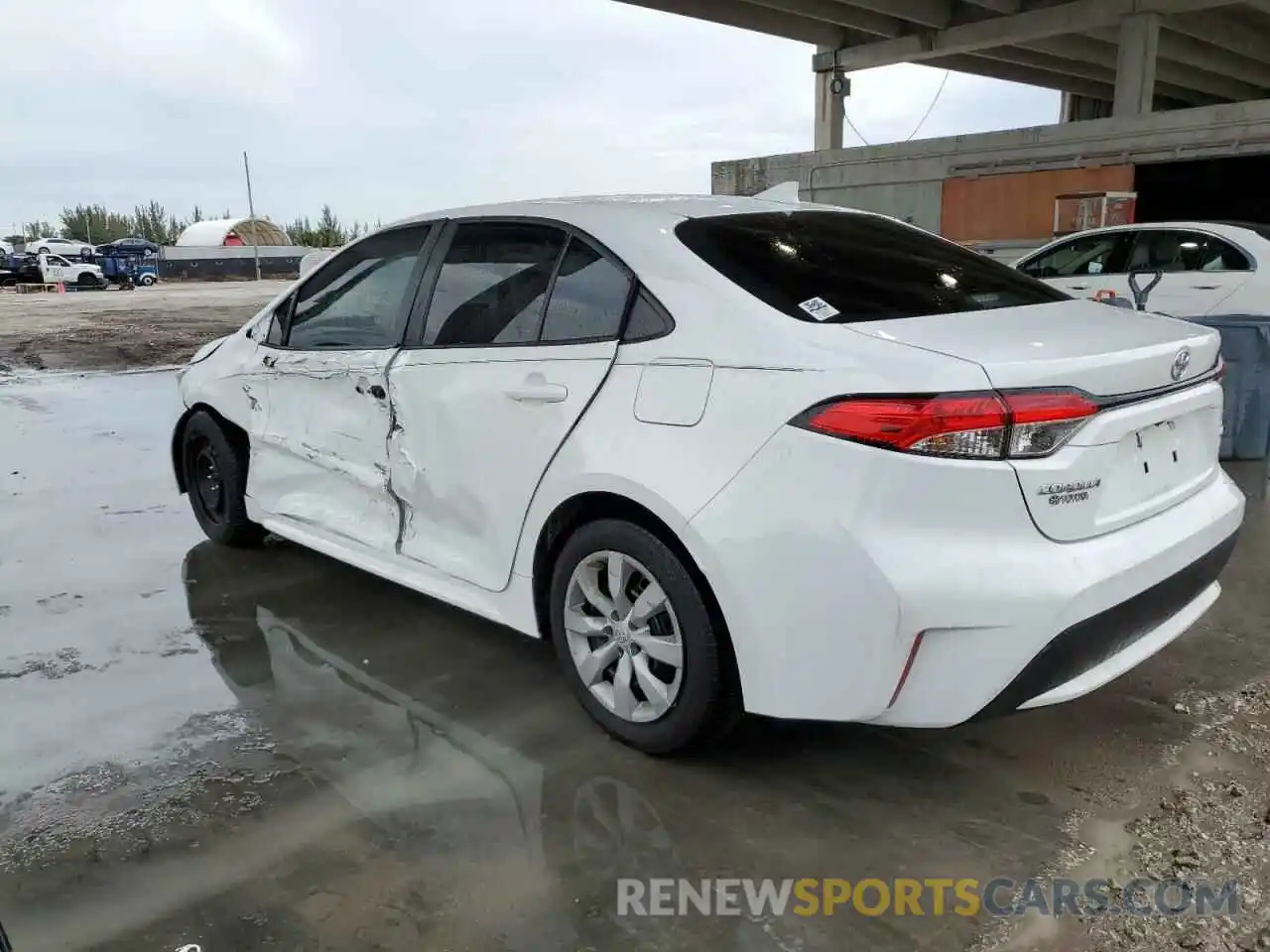 2 Photograph of a damaged car 5YFEPRAE6LP066093 TOYOTA COROLLA 2020