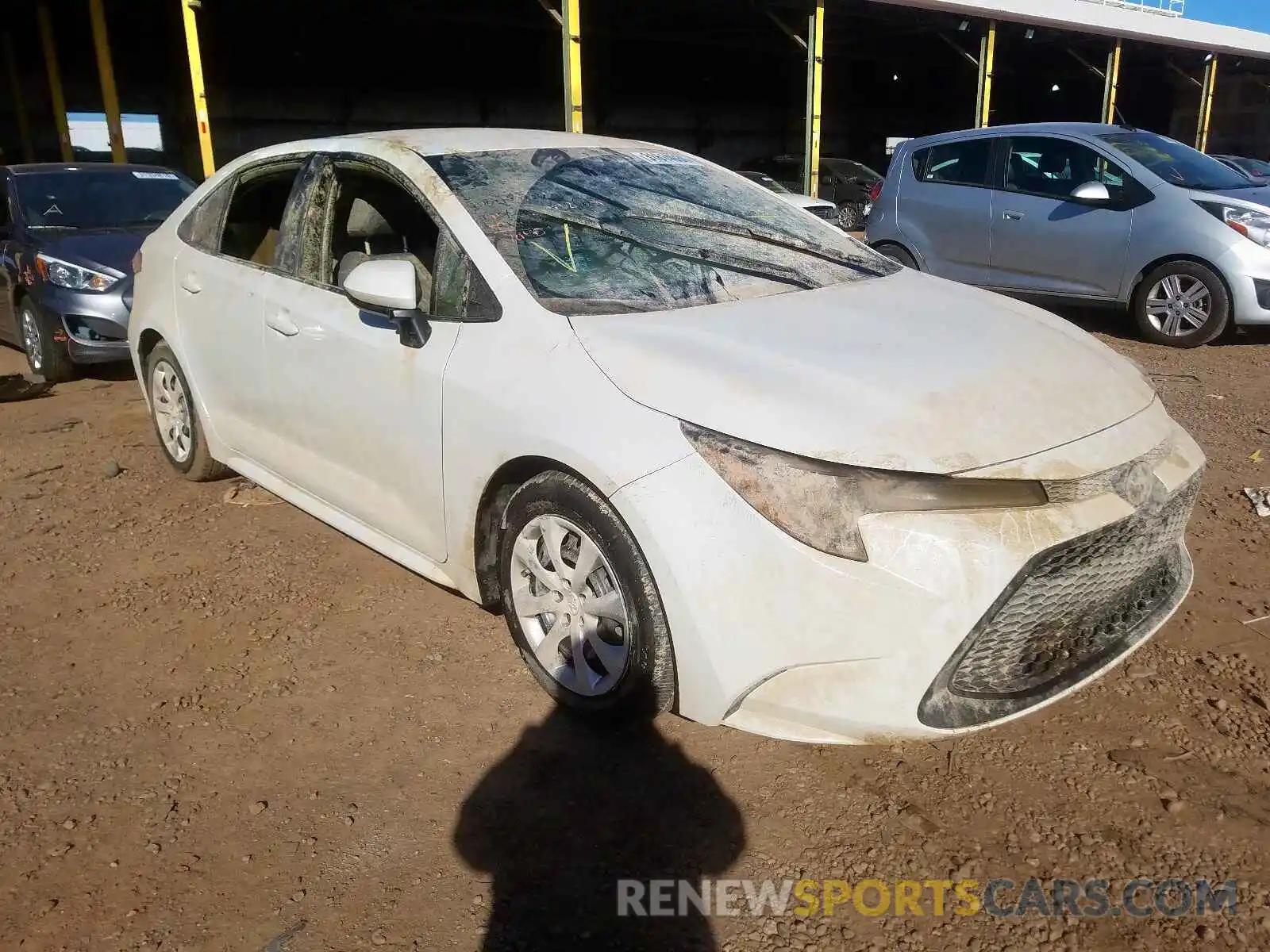 1 Photograph of a damaged car 5YFEPRAE6LP067096 TOYOTA COROLLA 2020