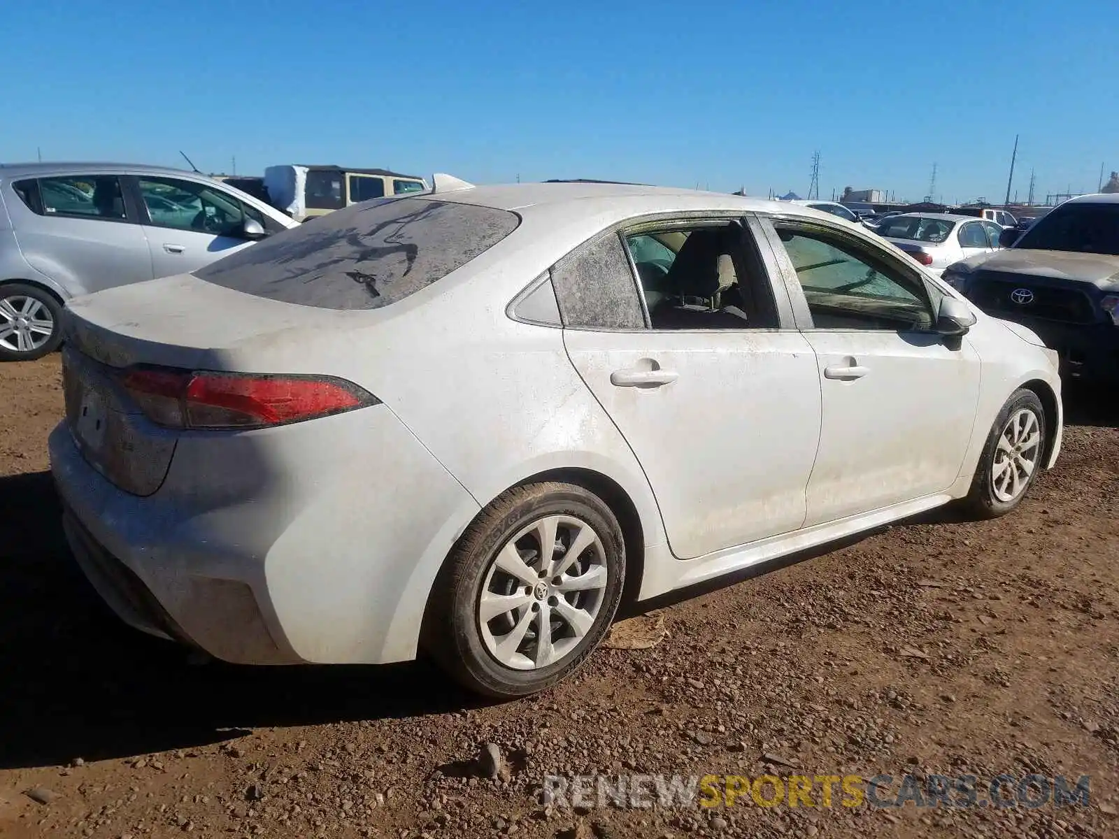 4 Photograph of a damaged car 5YFEPRAE6LP067096 TOYOTA COROLLA 2020