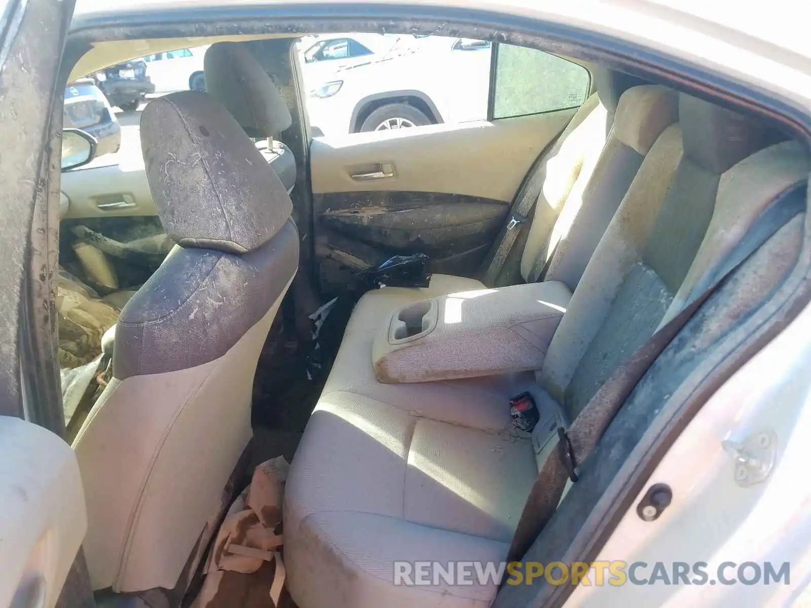 6 Photograph of a damaged car 5YFEPRAE6LP067096 TOYOTA COROLLA 2020