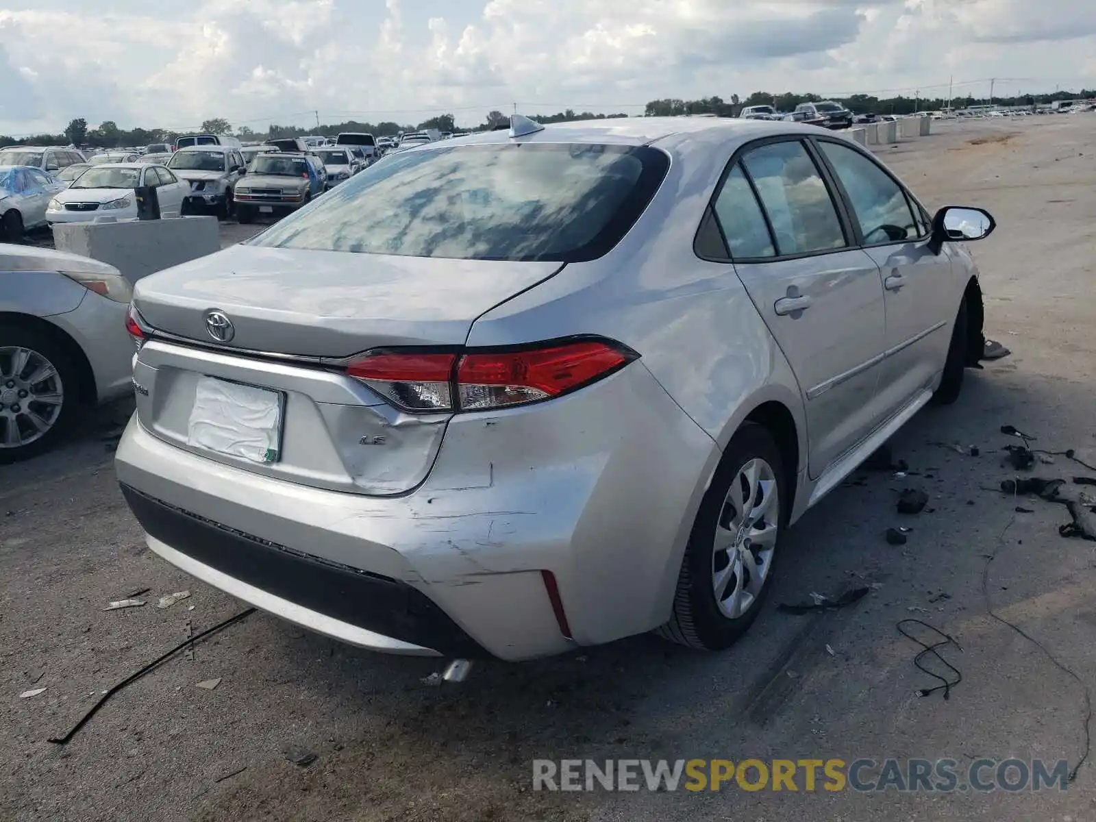 4 Photograph of a damaged car 5YFEPRAE6LP069267 TOYOTA COROLLA 2020