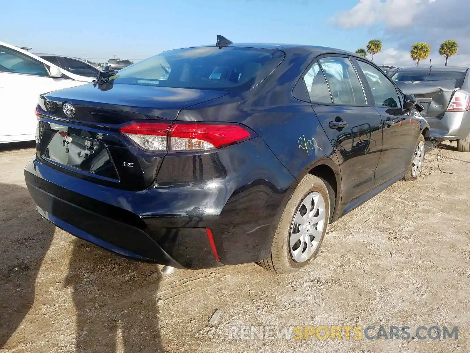 4 Photograph of a damaged car 5YFEPRAE6LP070368 TOYOTA COROLLA 2020