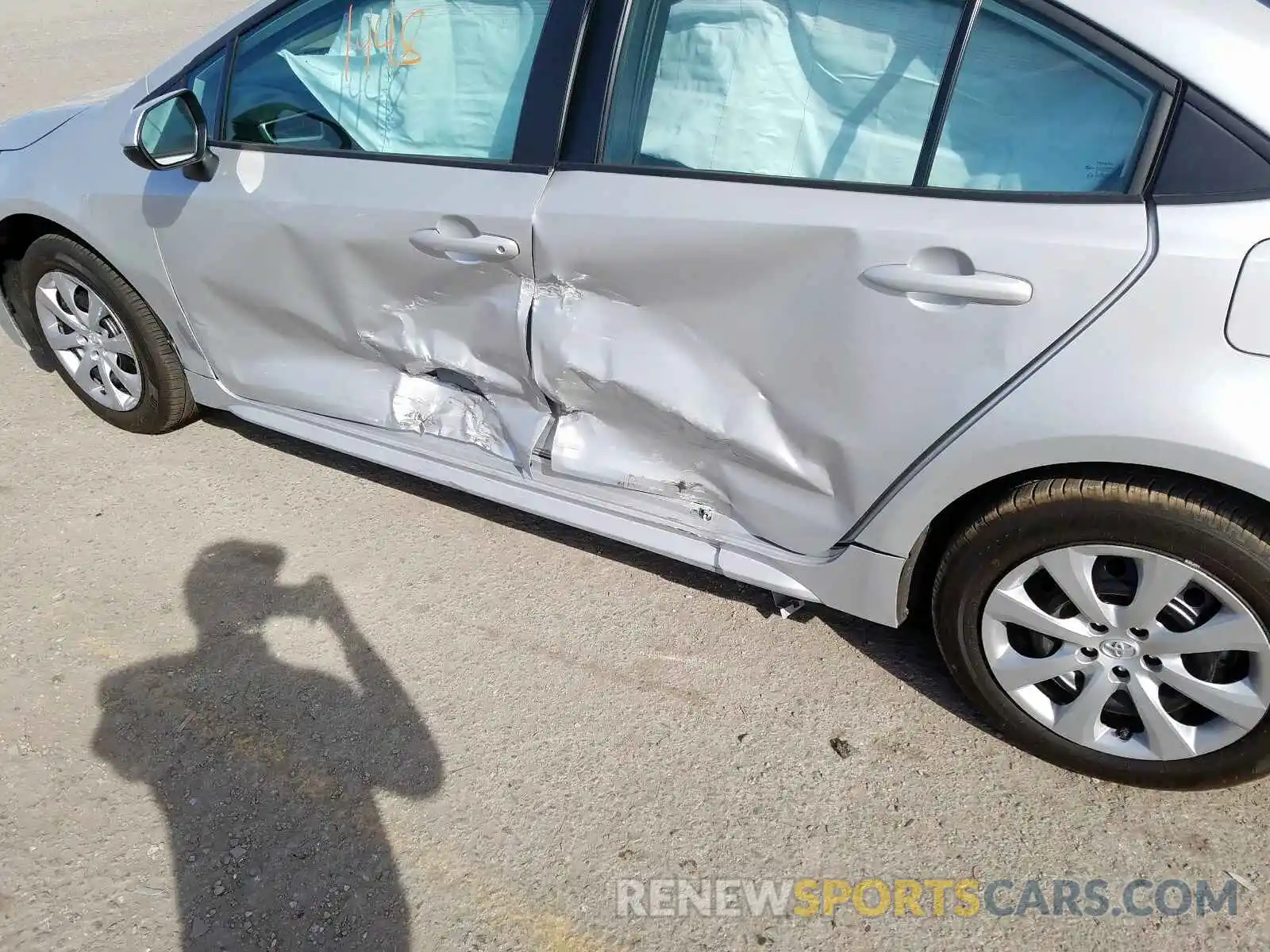 10 Photograph of a damaged car 5YFEPRAE6LP073920 TOYOTA COROLLA 2020