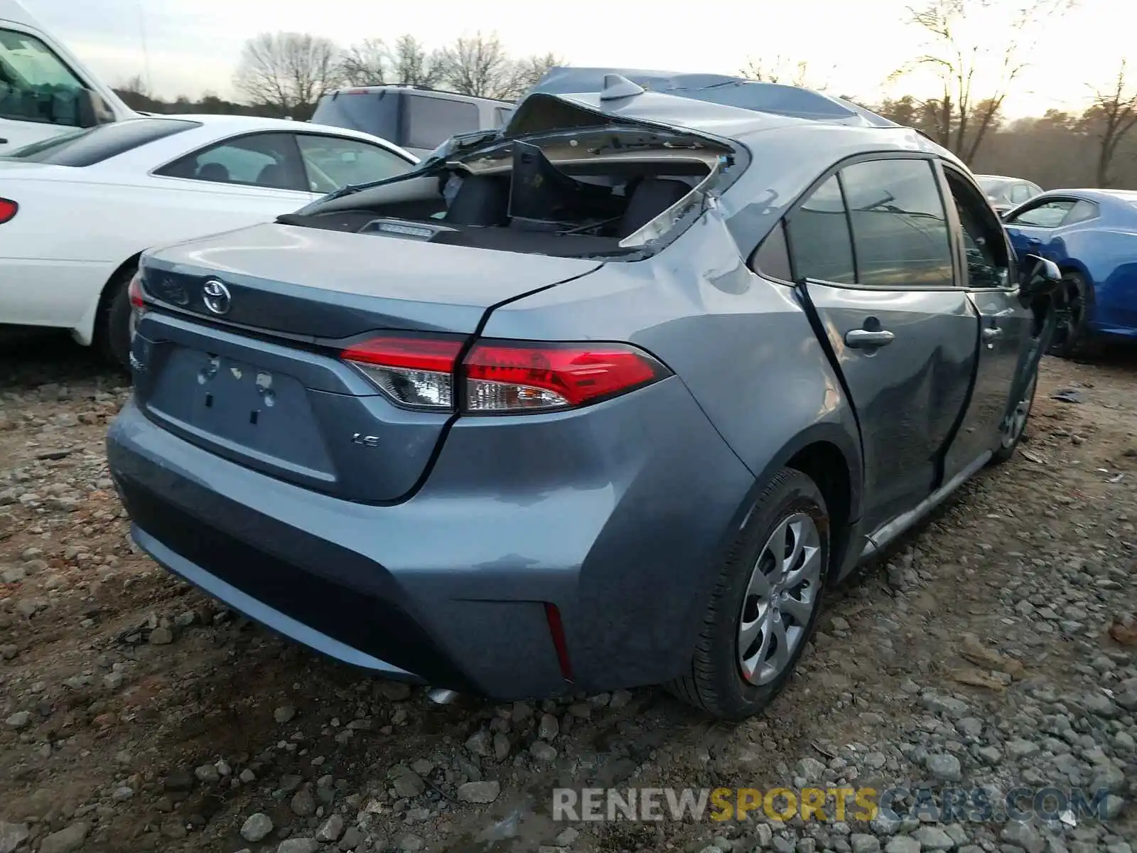 4 Photograph of a damaged car 5YFEPRAE6LP074100 TOYOTA COROLLA 2020