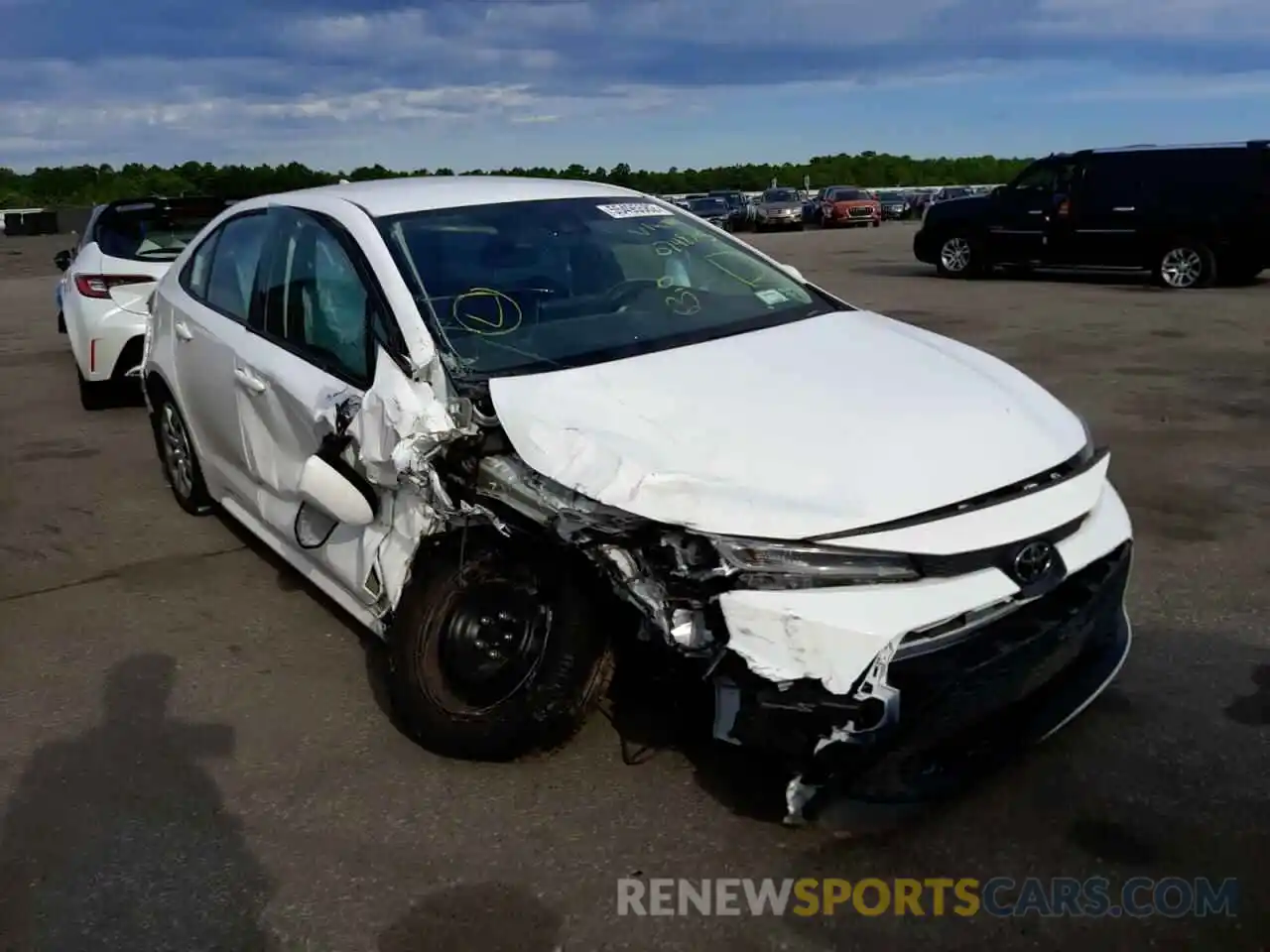 1 Photograph of a damaged car 5YFEPRAE6LP074825 TOYOTA COROLLA 2020