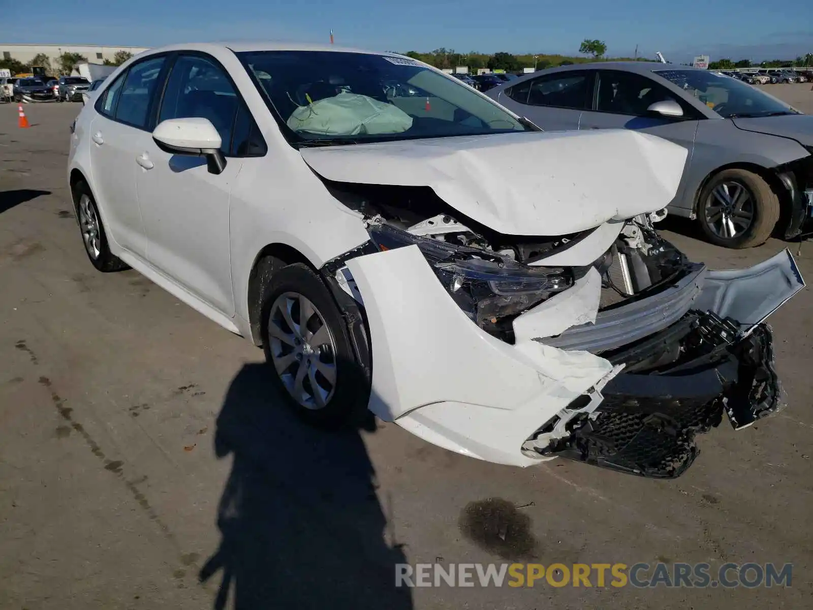 1 Photograph of a damaged car 5YFEPRAE6LP075005 TOYOTA COROLLA 2020