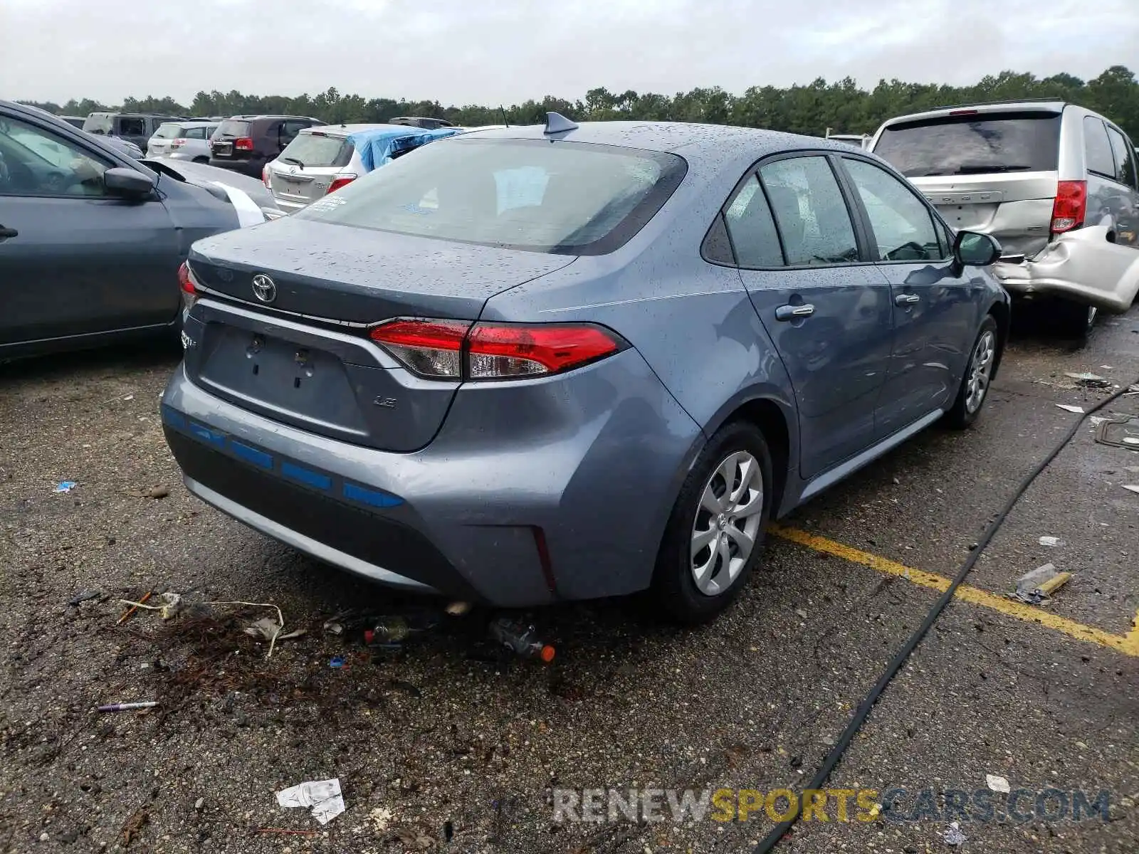 4 Photograph of a damaged car 5YFEPRAE6LP076011 TOYOTA COROLLA 2020