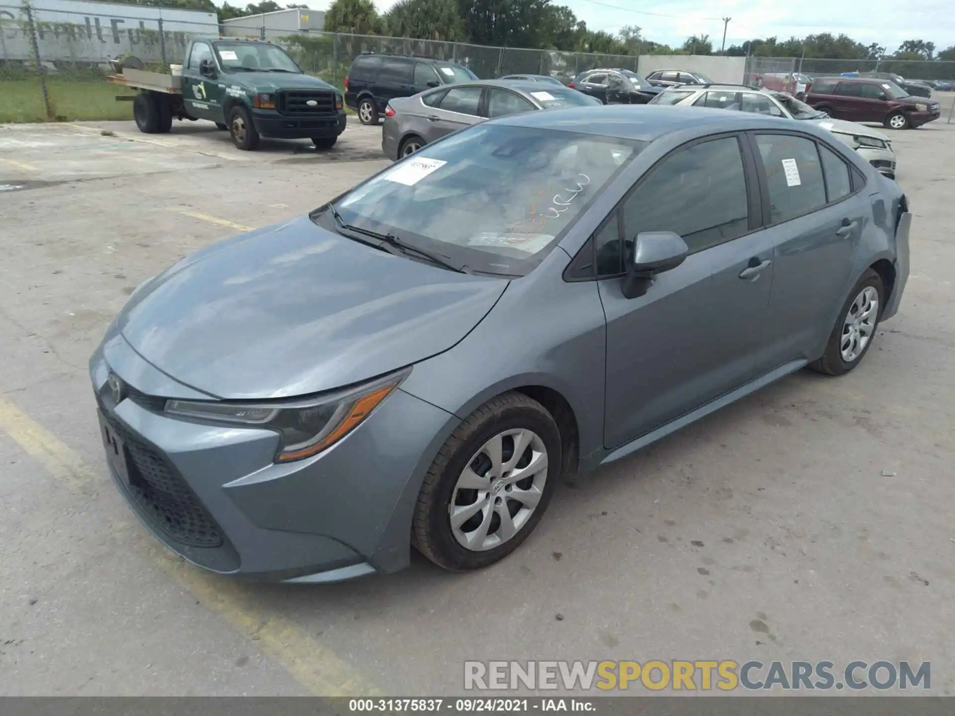 2 Photograph of a damaged car 5YFEPRAE6LP076557 TOYOTA COROLLA 2020