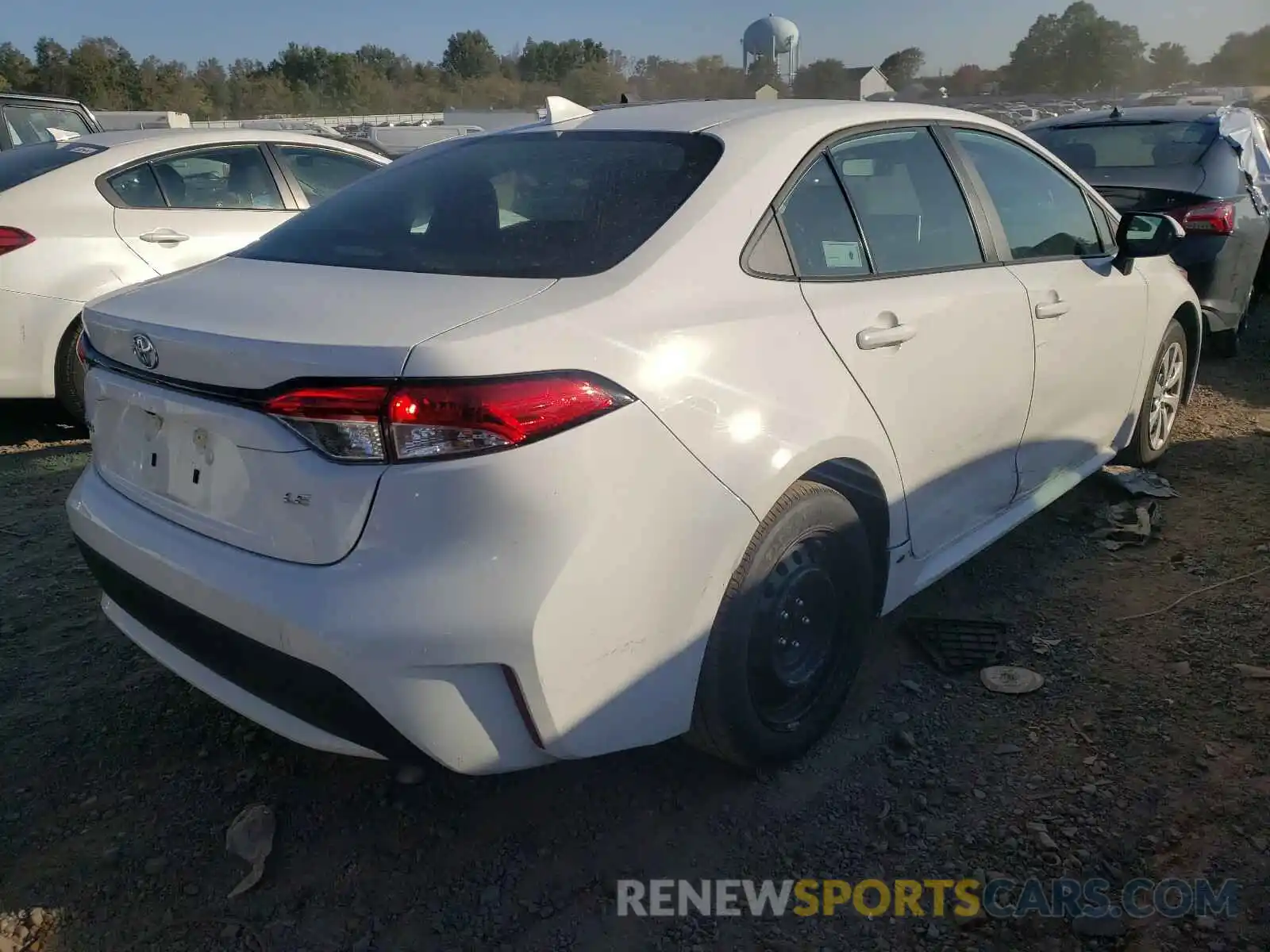 4 Photograph of a damaged car 5YFEPRAE6LP077286 TOYOTA COROLLA 2020