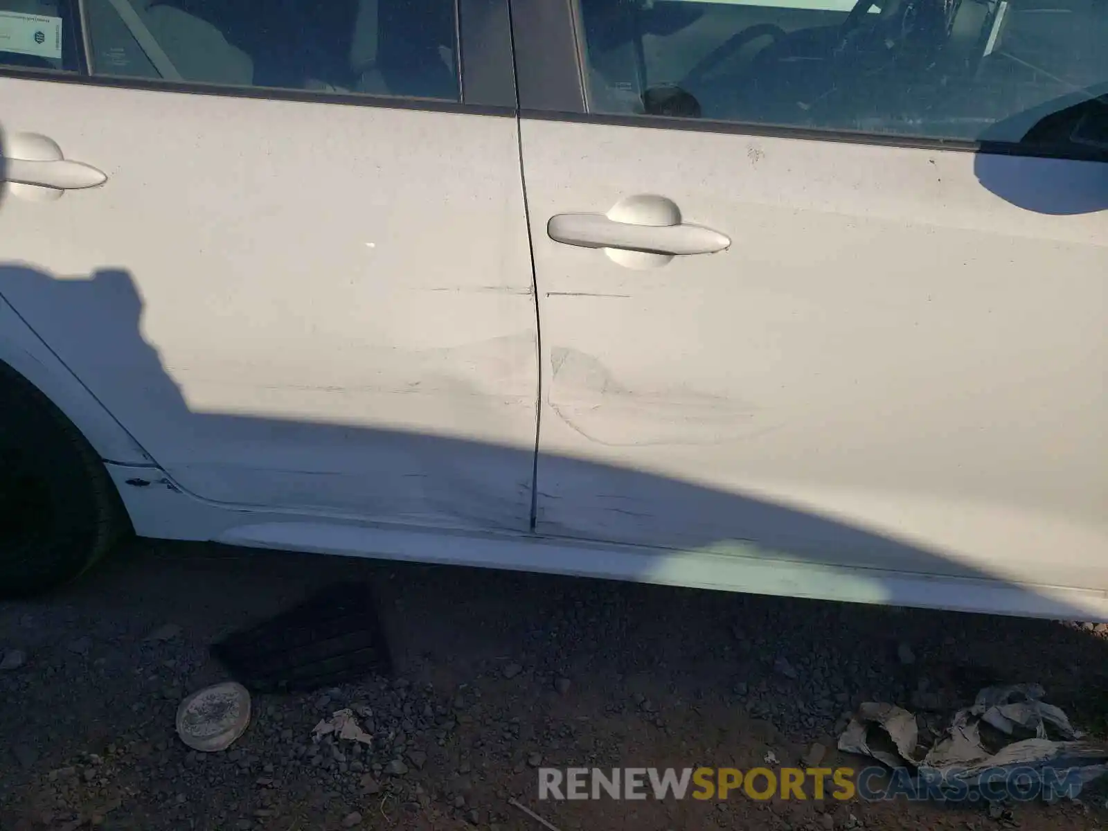 9 Photograph of a damaged car 5YFEPRAE6LP077286 TOYOTA COROLLA 2020